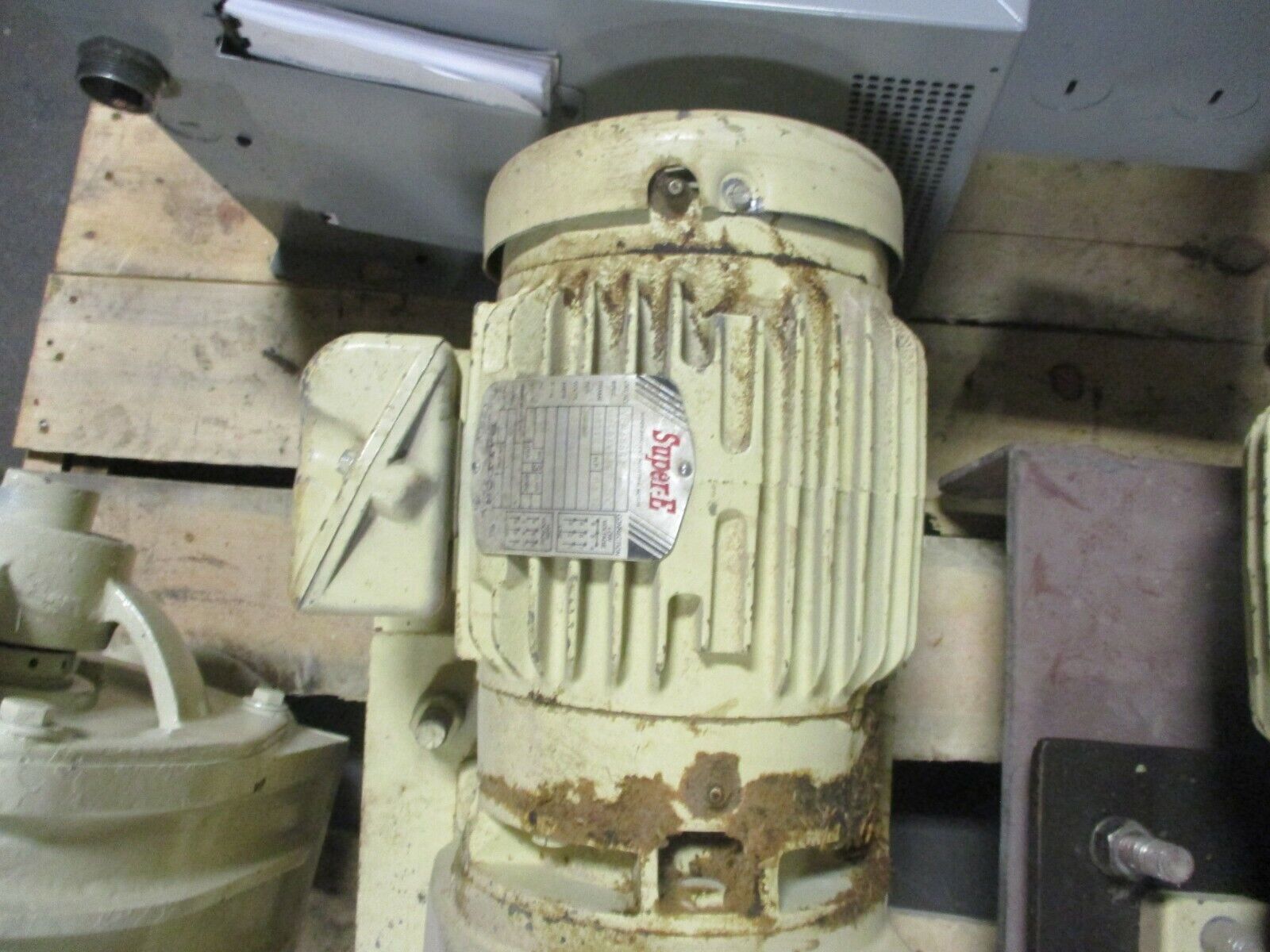 Baldor AC Gearmotor VEM3584T 1.5HP 1800RPM FR: 145TC 230/460V 4.2/2.1A 3Ph Used