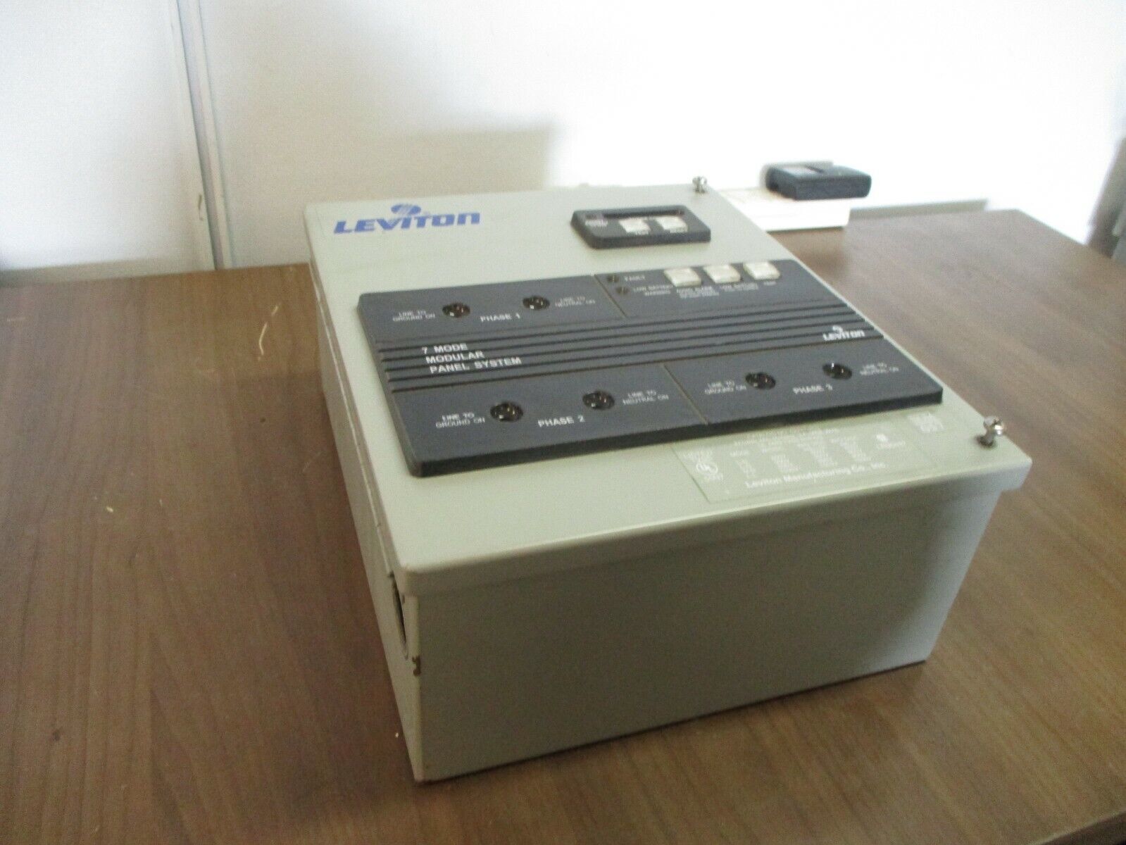 Leviton Surge Protection Device 52277-7C3 277/480V 50/60Hz 3Ph Used