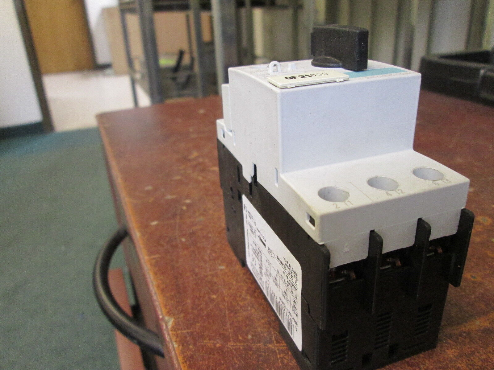 Siemens Sirius Motor Protector 3RV1021-1DA10 Trip: 2.2-3.2A 600V Used