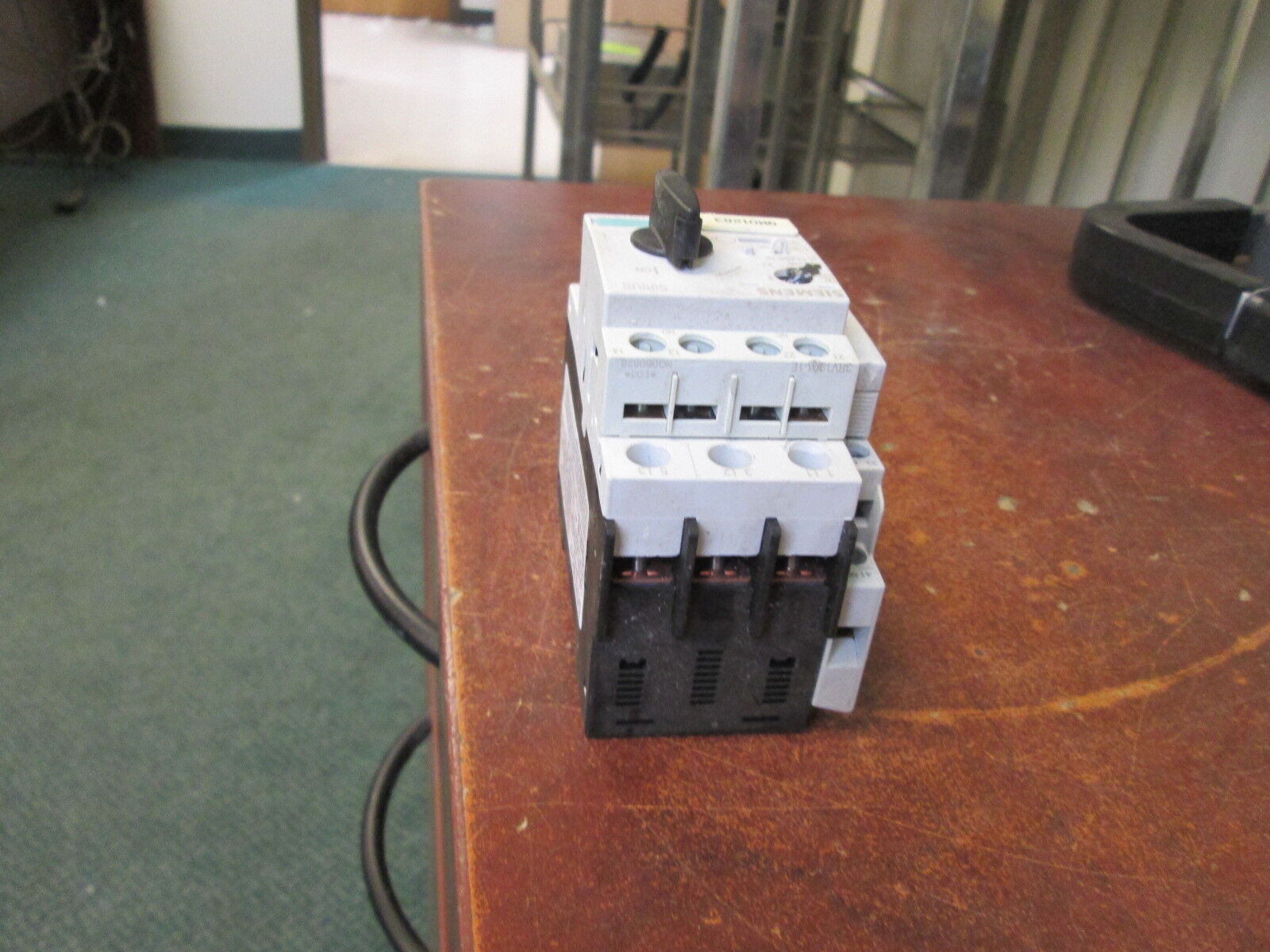 Siemens Sirius Motor Protector 3RV1021-0JA10 Trip: 0.7-1A 600V Used