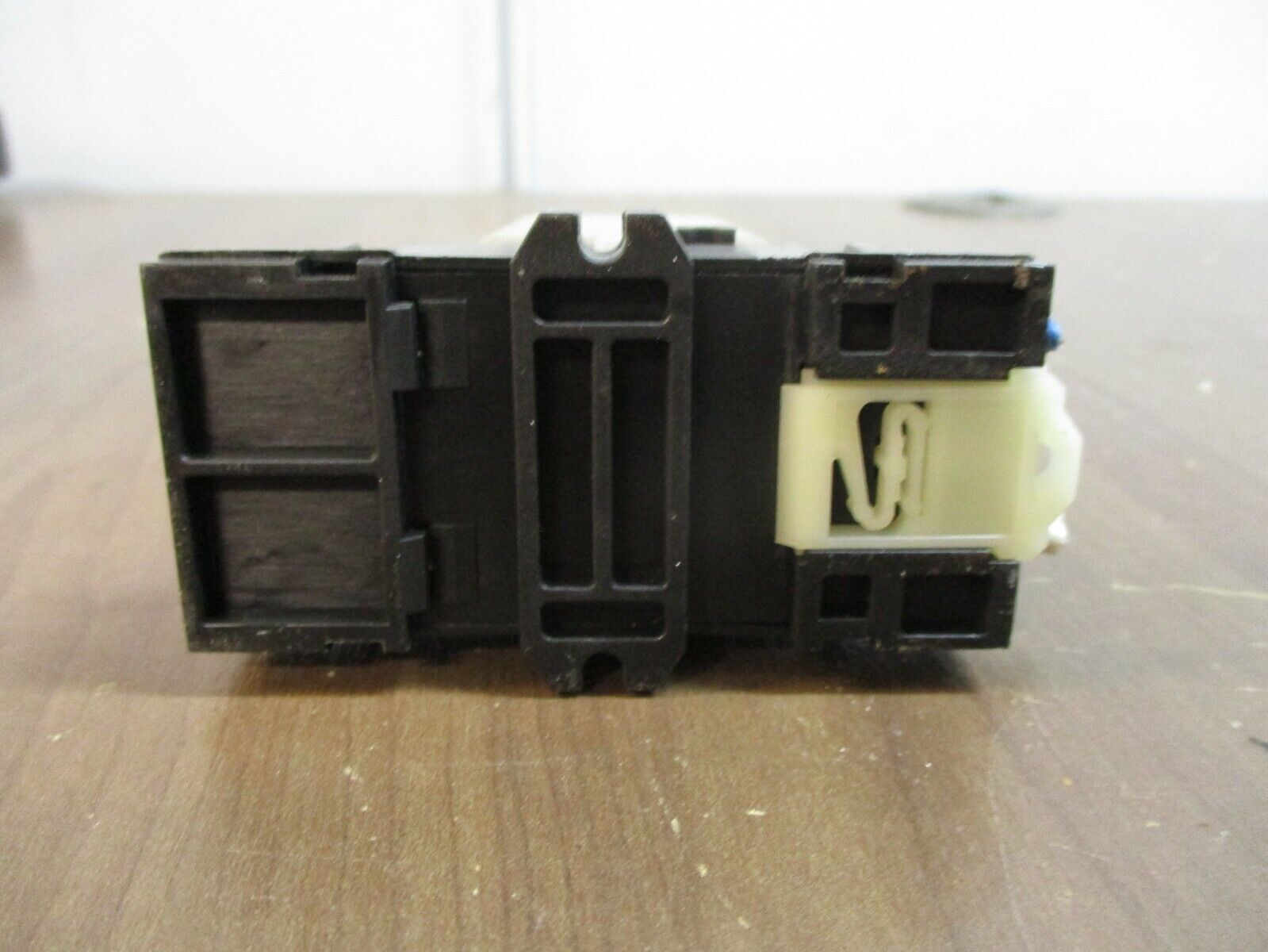 Allen-Bradley Relay 700-HB33A1 Ser. C 120V w/ Base *Lot of 2* Used