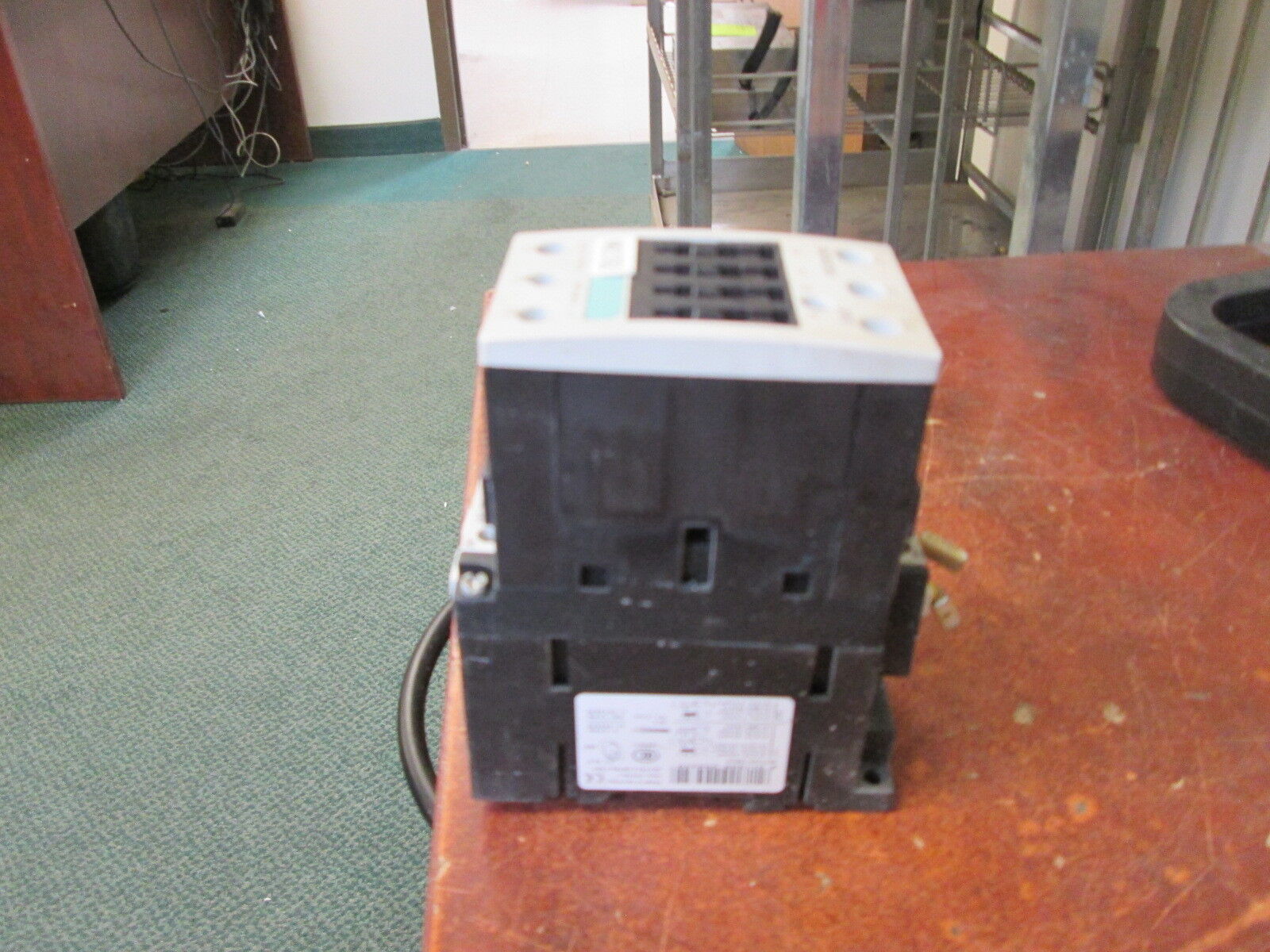 Siemens Sirius Contactor 3RT1036-1B..0 24VDC 50A 600V w/Aux Contact Used