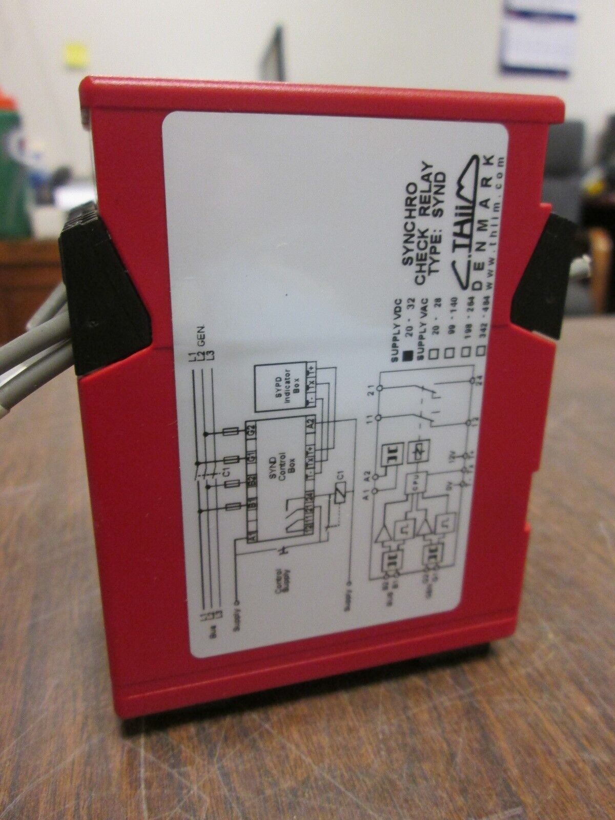 Thiim Synchro Check Relay 38474 /SYND 4802 D024 AASC 20-32 VDC Used