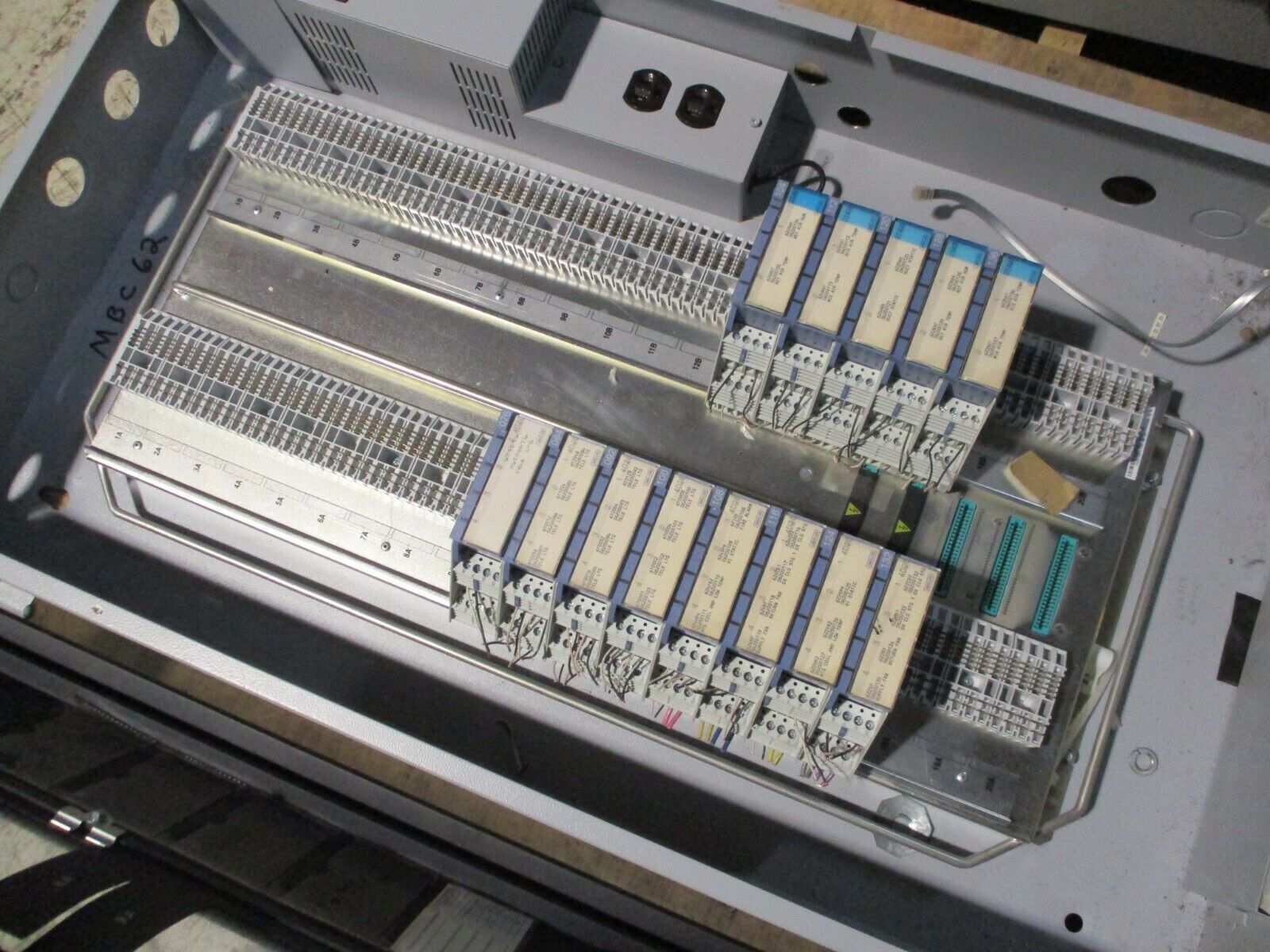 Landis&Gyr APOGEE System 600 Modular Building Controller 545-142B 115V 1.6A Used