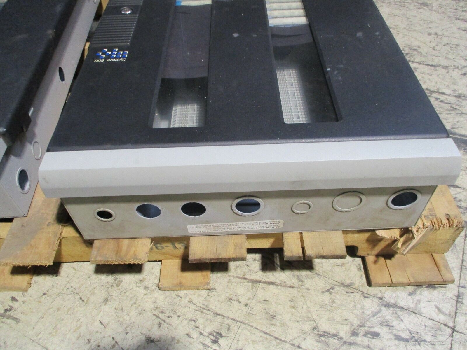 Landis&Gyr APOGEE System 600 Modular Building Controller 545-142B 115V 1.6A Used