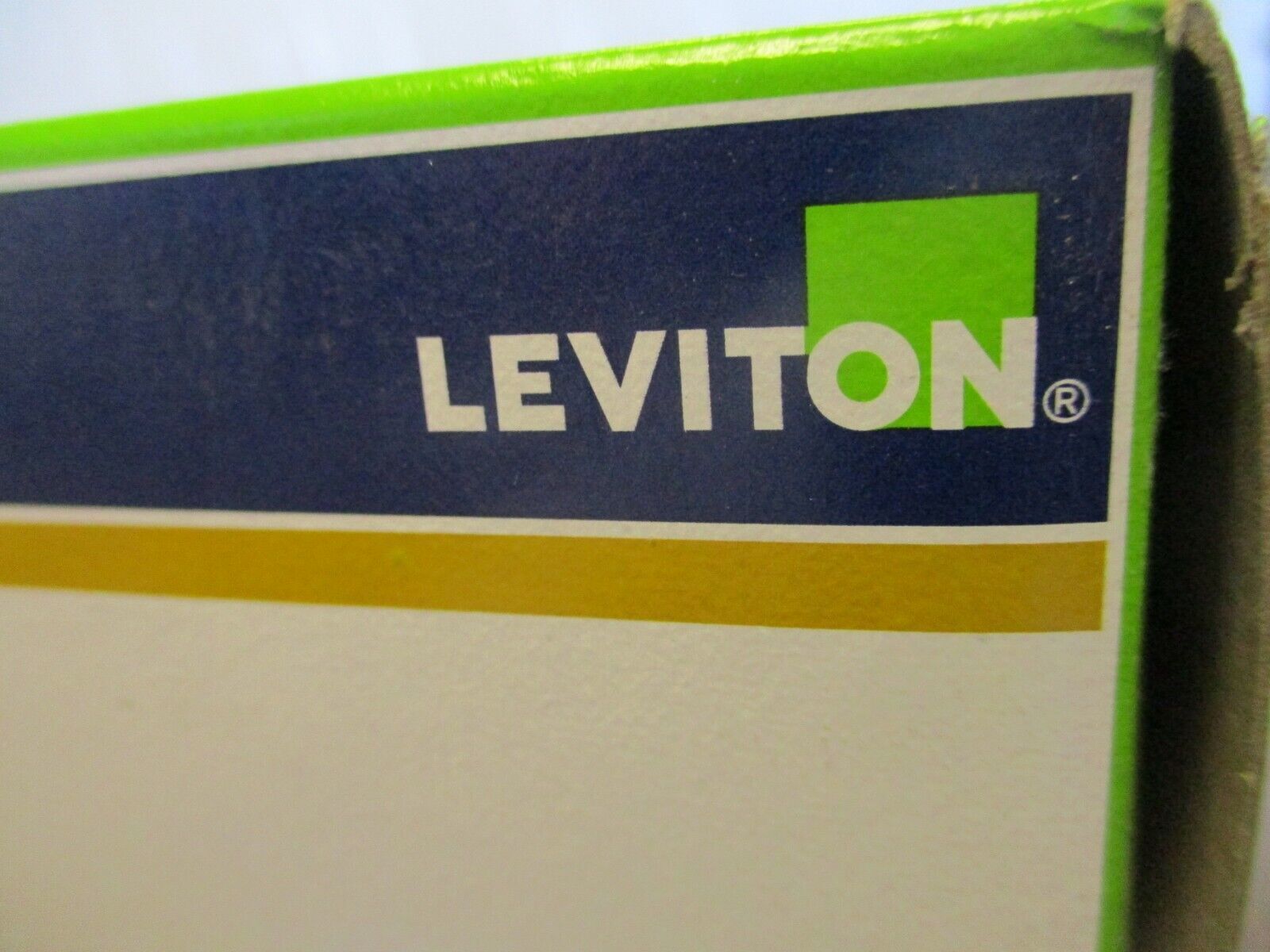 Leviton Locking Plug 2311-CY 20A 125V 2P 3W *Lot of 3* New Surplus