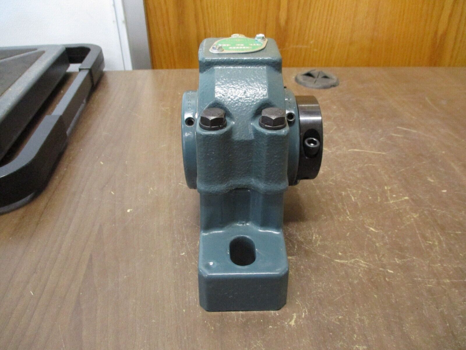 Dodge P2B-DI-111R Double Interlock Pillow Block Bearing 023334 1-11/16"