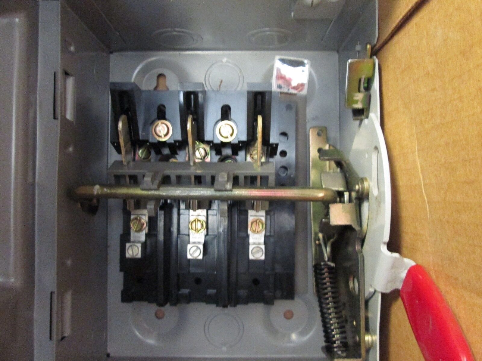 Westinghouse Non-fusible Safety Switch HUN321 30A 240V 3P New Surplus