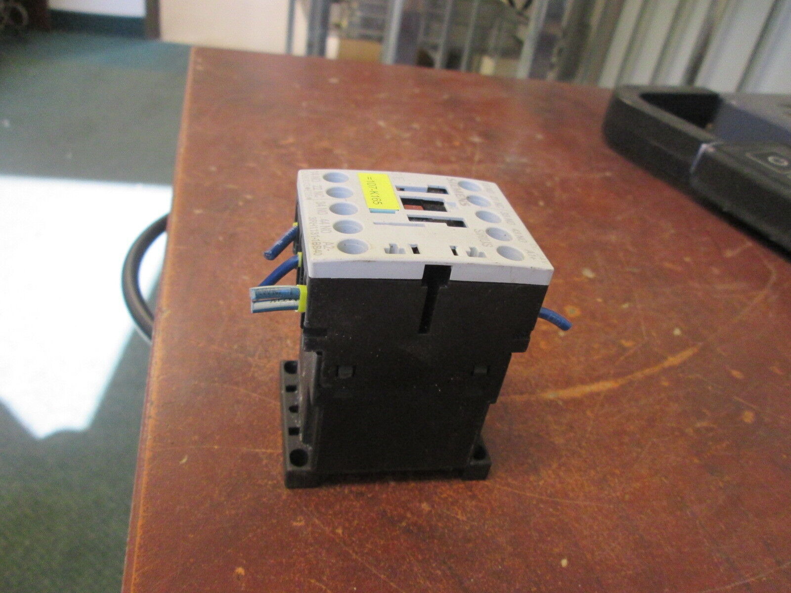 Siemens Sirius Contactor 3RH1131-1BB40 24VDC Coil 10A 600V Used