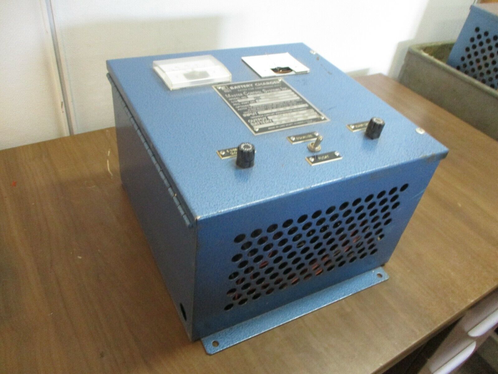 MCS Battery Charger 600775-21 Model #: MBC 7-24V-10A-NC 230AH 20-Cells Used
