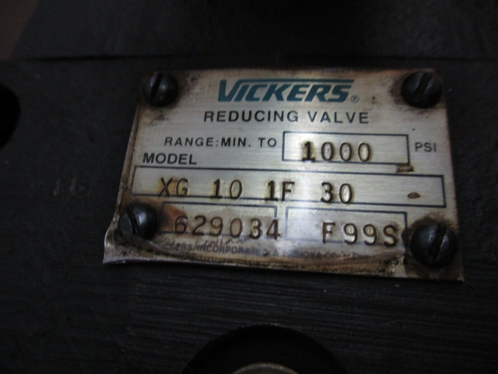 Vickers Reducing Valve XG 10 1F 30 1000 PSI Max Used
