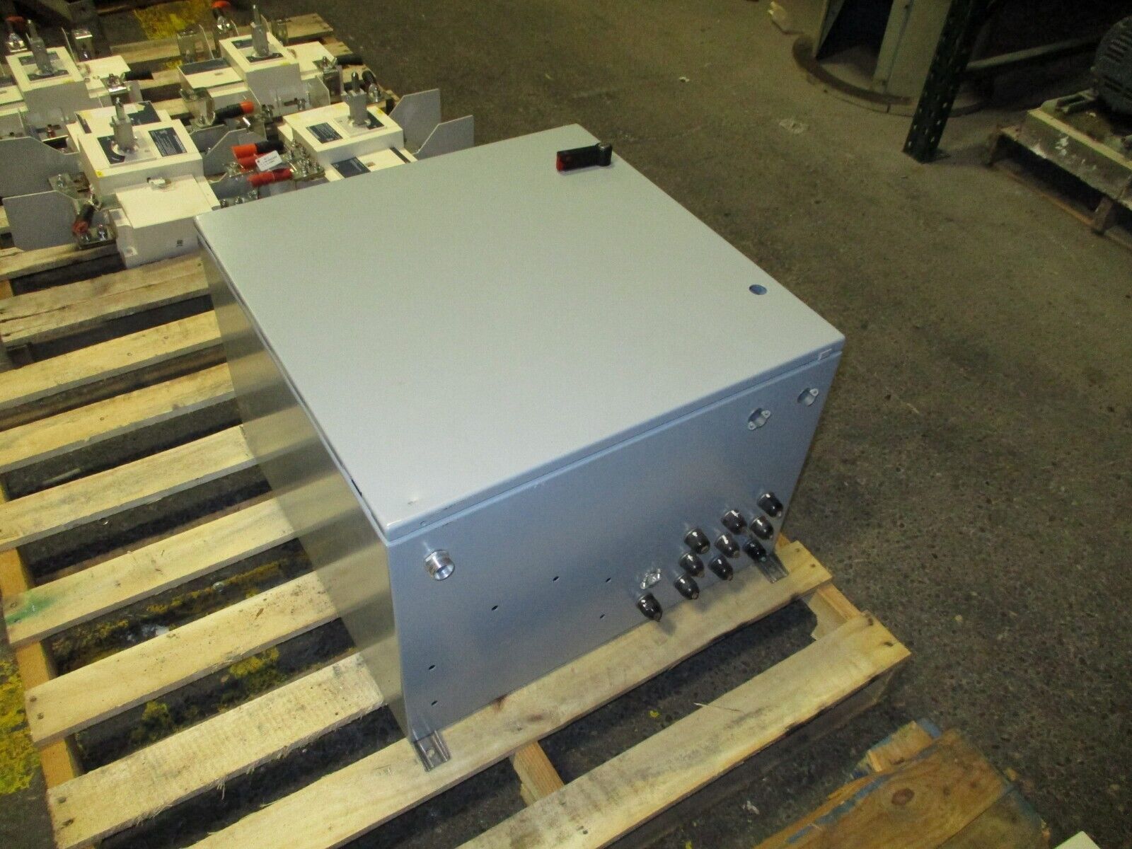 Hoffman Type 4, 12 Enclosure CSD242416/SPL Size: 24" x 24" x 16" *Dented* Used