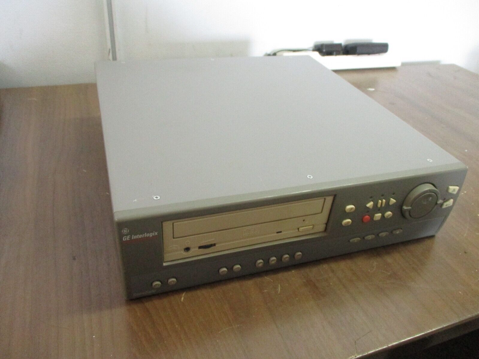 GE Interlogix Surveillance DVR SDVR-4A-160 H/W Rev: MA NTSC/PAL Used