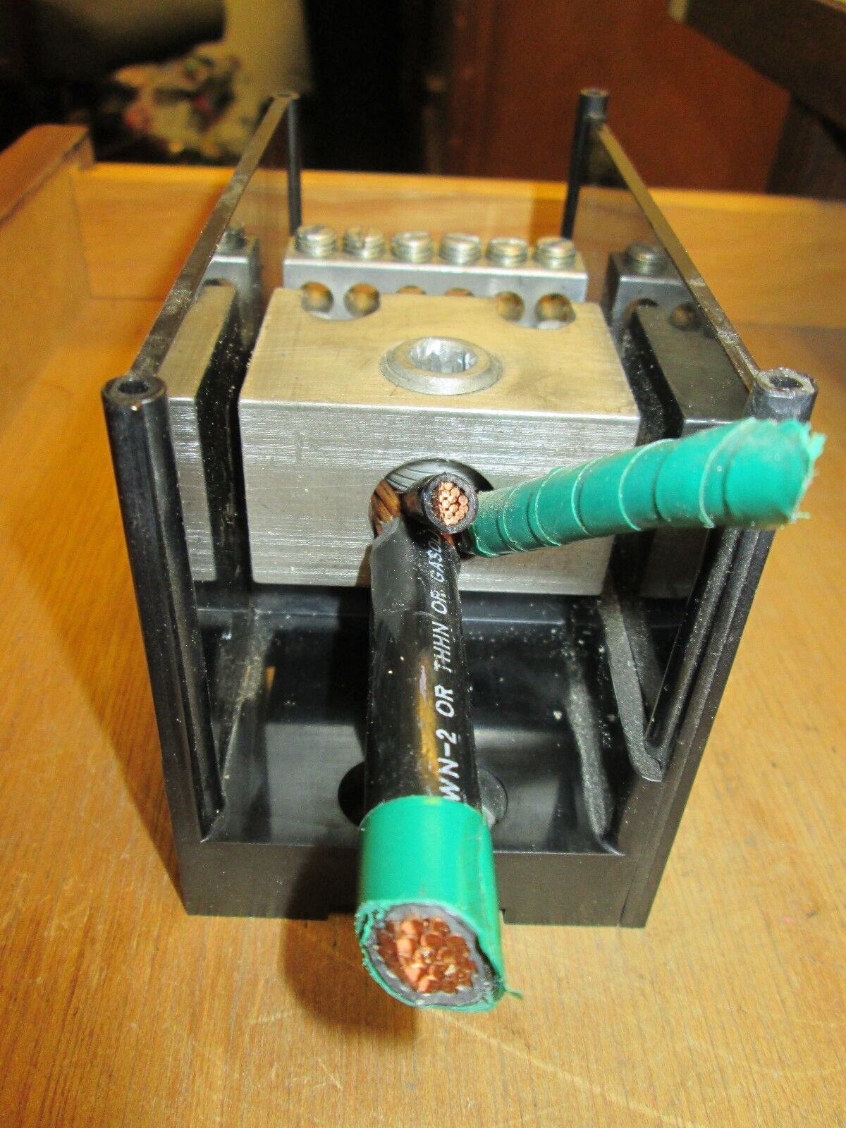 Gould Power Distribution Block 69150 line (1) 350MCM load (12) #4-#14 600V 1P