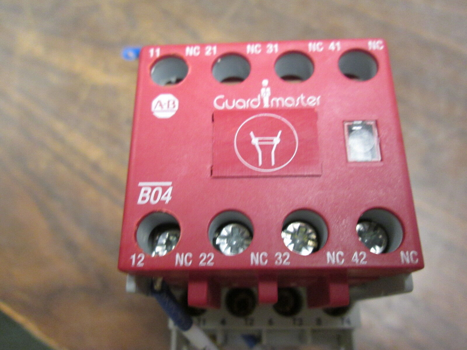 Allen-Bradley Safety Contactor 100S-C09DJ404C 24VDC Coil 25A 600V Used