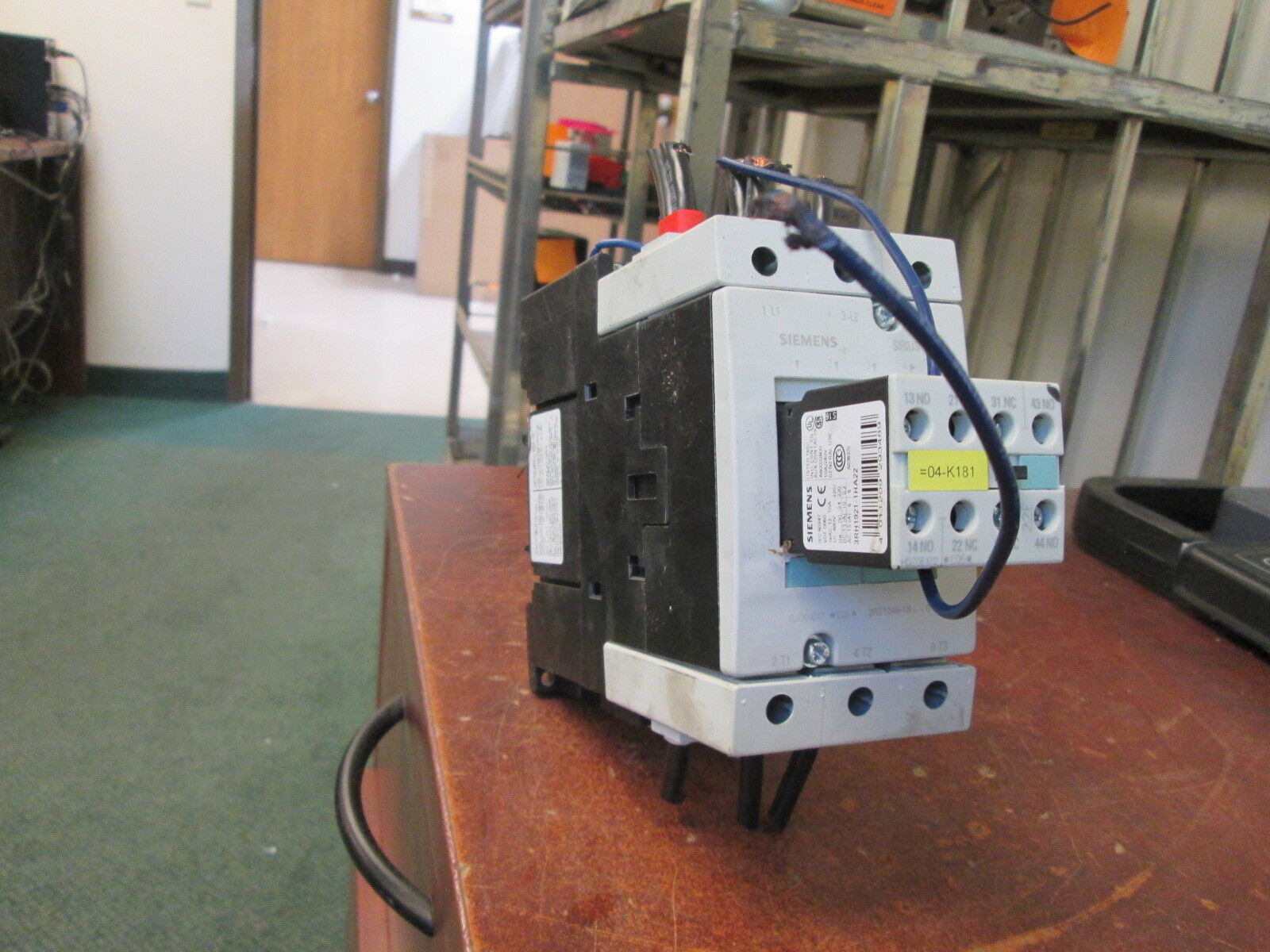 Siemens Sirius Contactor 3RT1046-1B..0 24VDC Coil 105A 600V w/Aux Contact Block