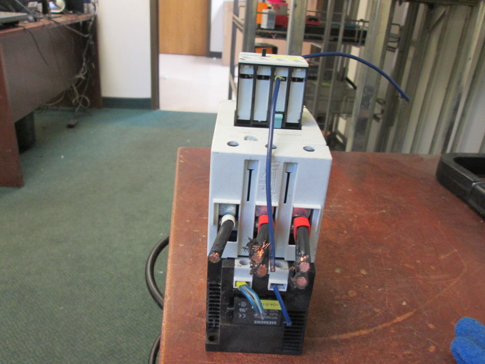 Siemens Sirius Contactor 3RT1046-1B..0 24VDC Coil 105A 600V w/Aux Contact Block