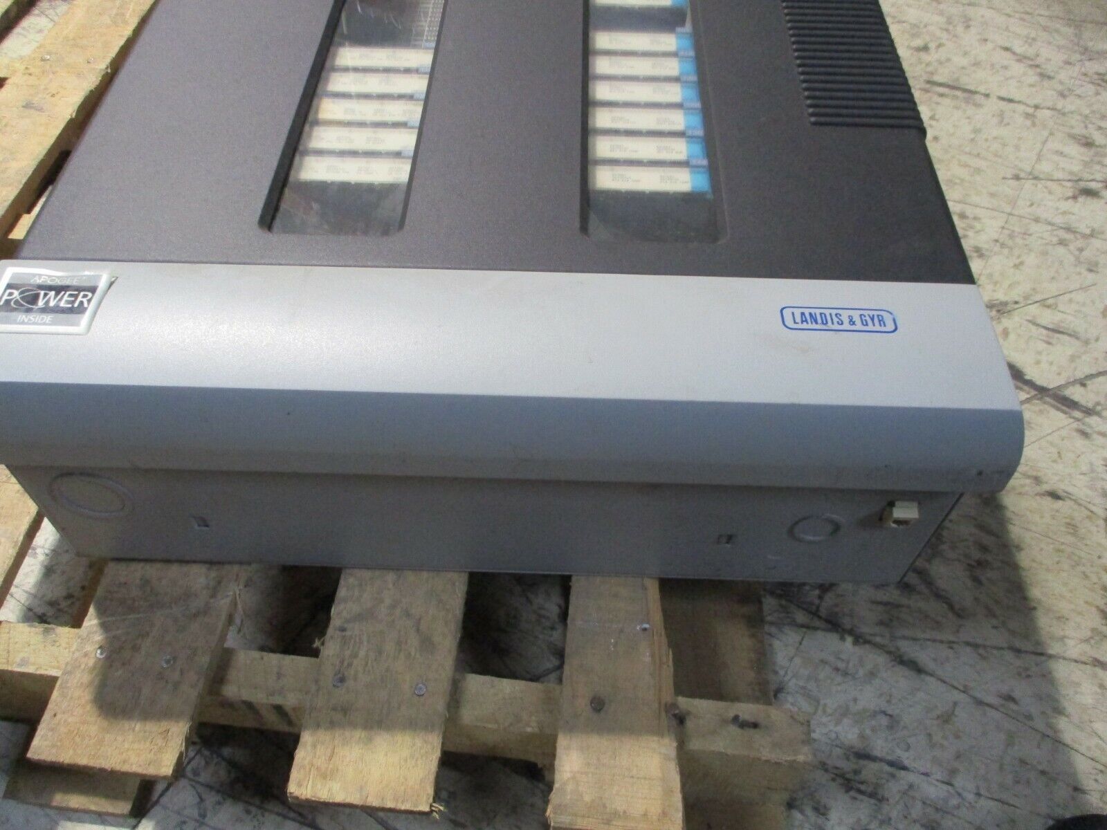 Landis & Gyr APOGEE System 600 Modular Building Controller 545-142B 115V 1.6A