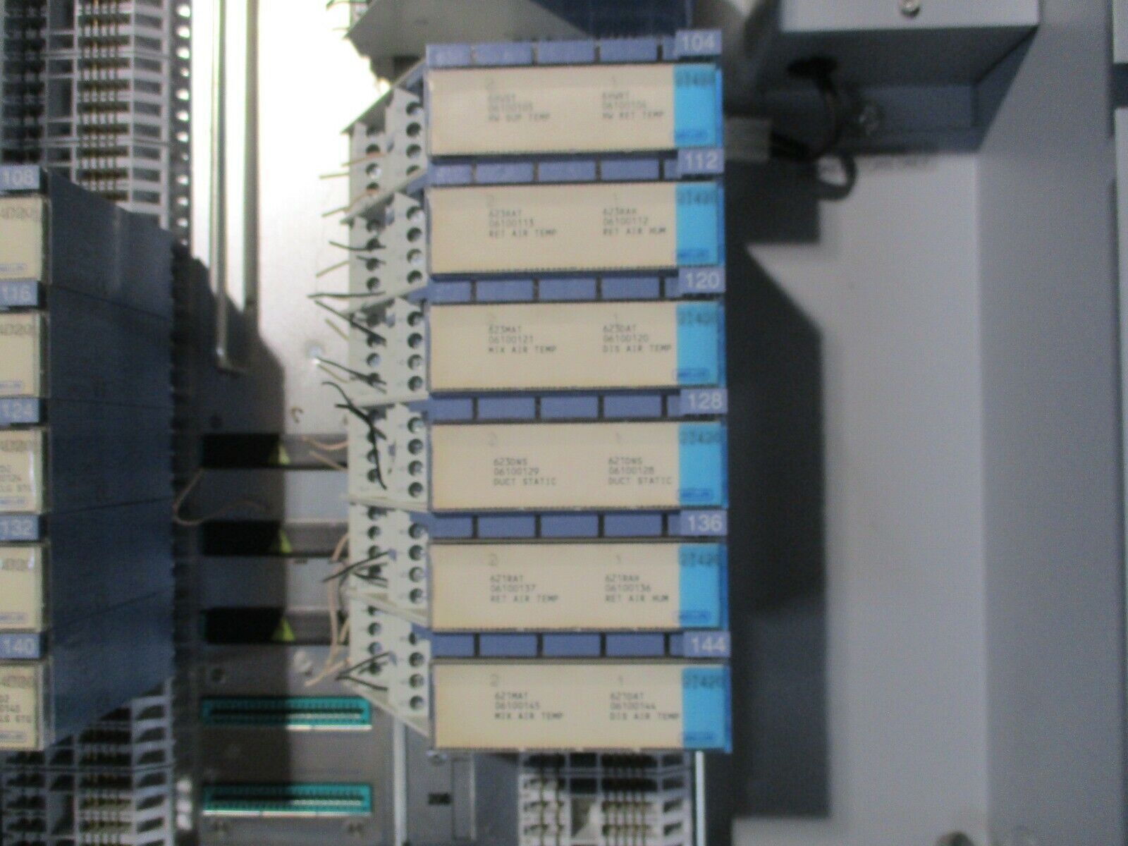 Landis & Gyr APOGEE System 600 Modular Building Controller 545-142B 115V 1.6A