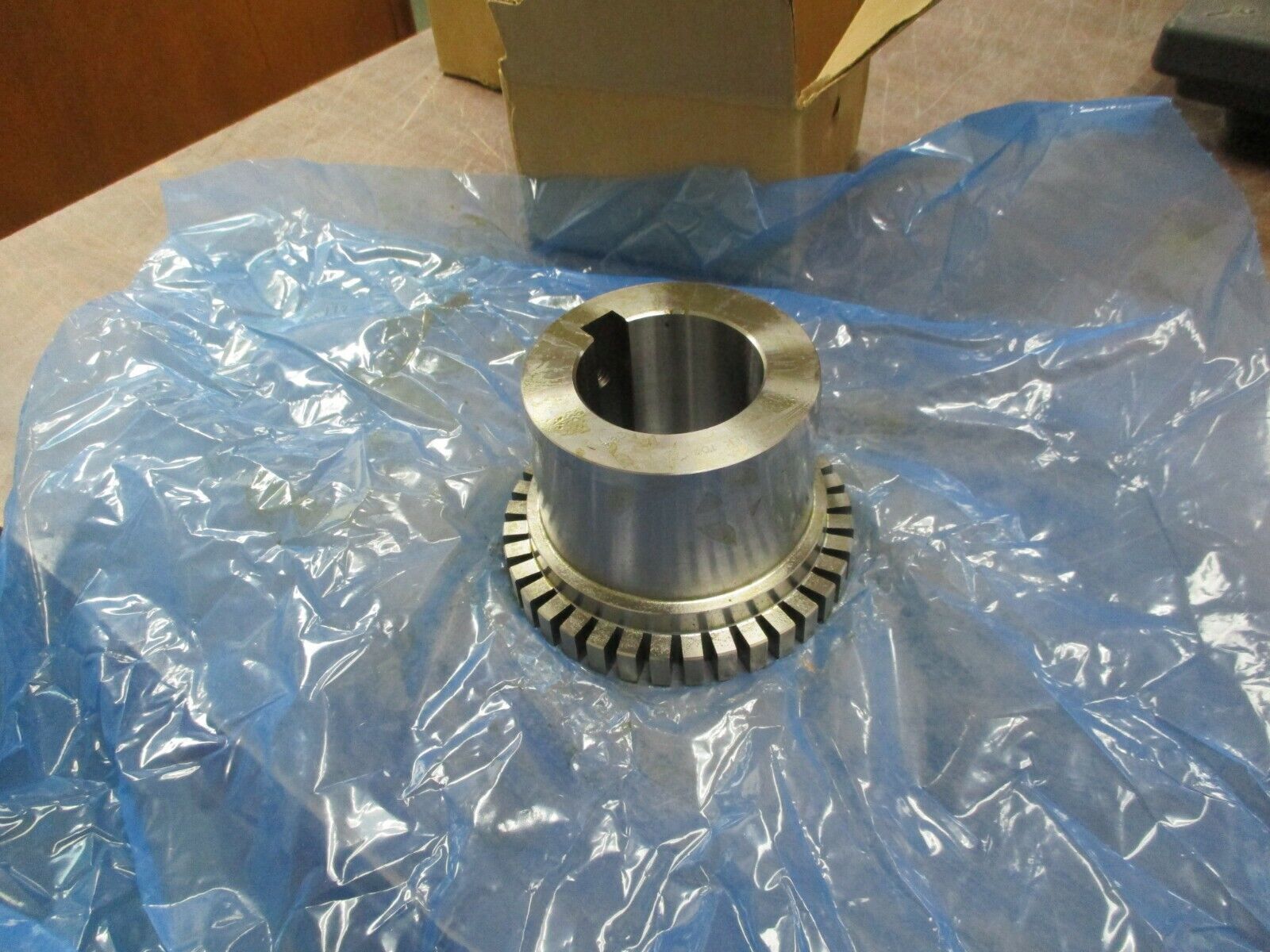 Falk 1070T Hub 0704643 2.125 Bore 1/2 x 1/4KW New Surplus
