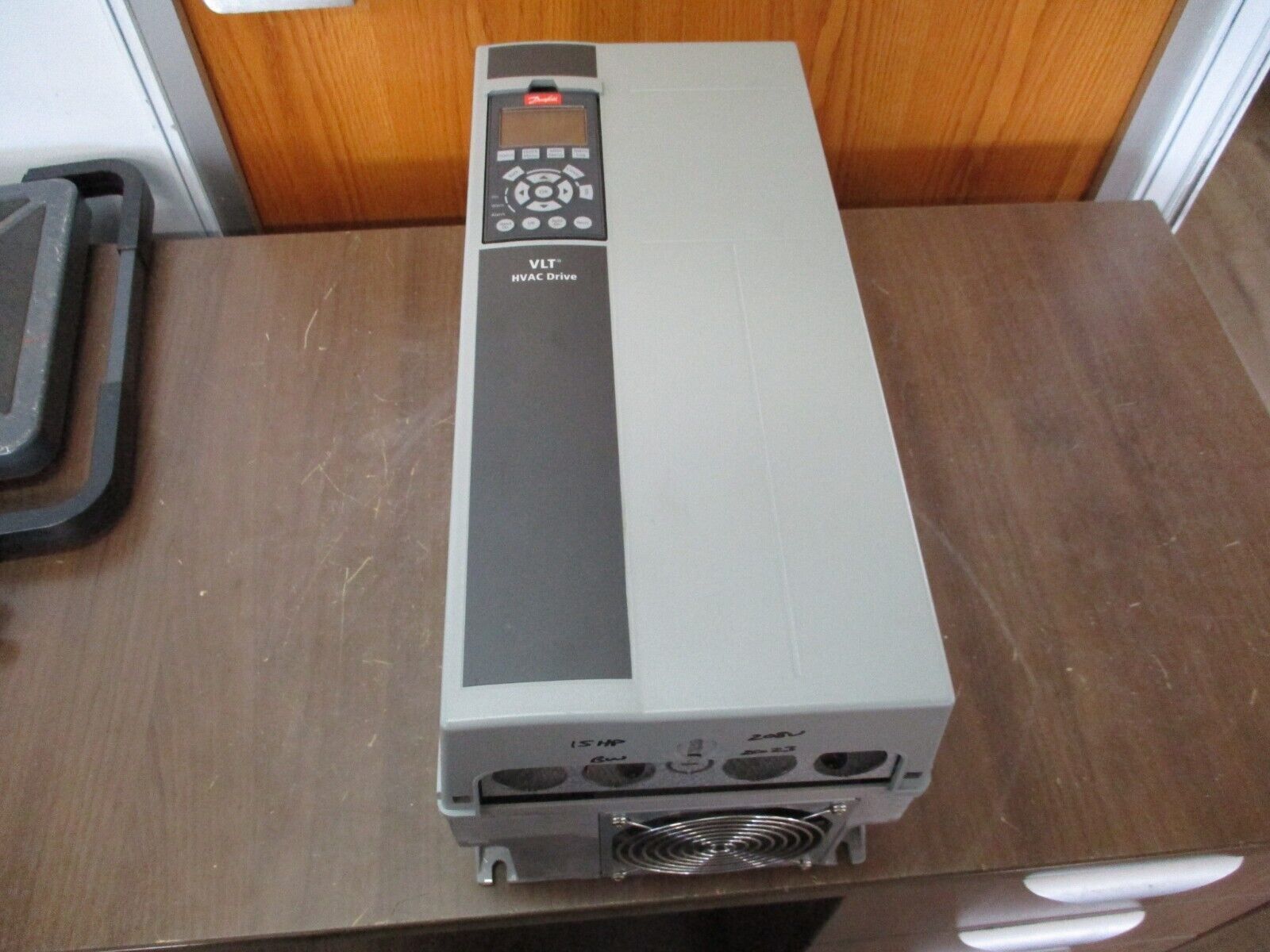 Danfoss VLT AC Drive 131B9365 15HP 3Ph w/ Keypad Used