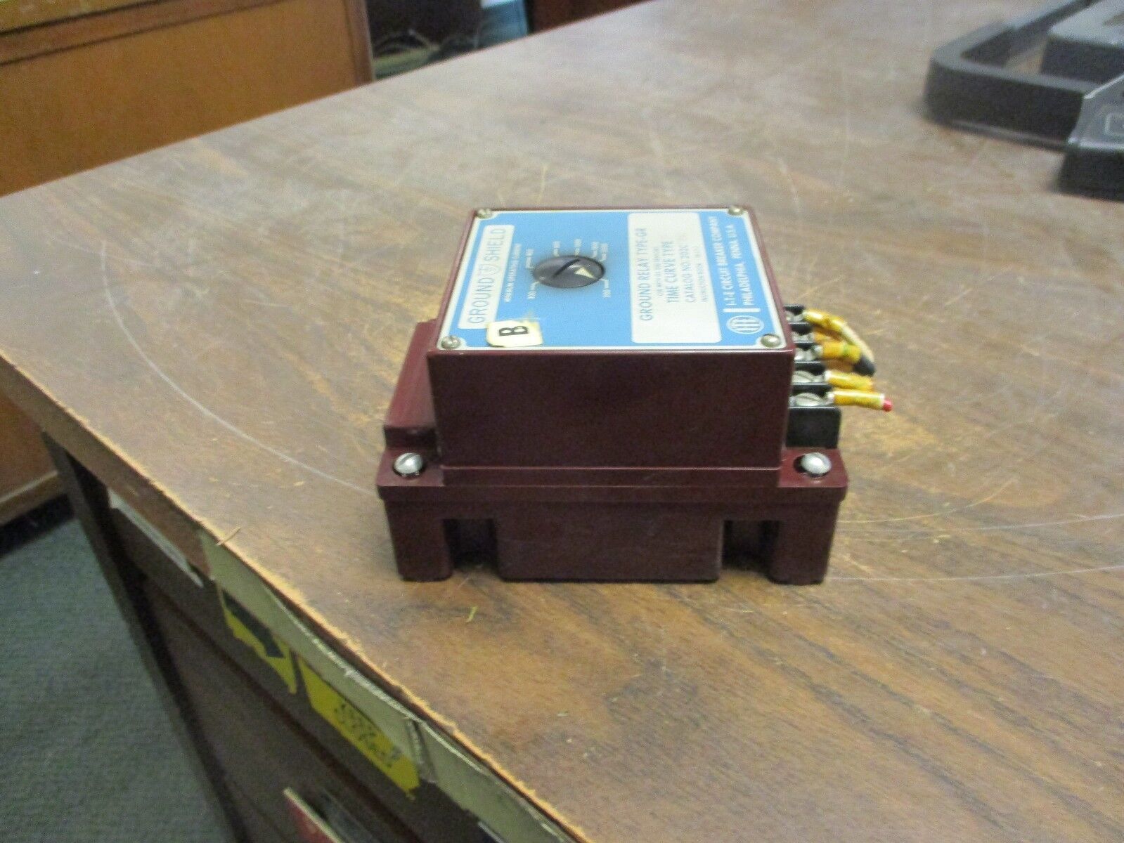 ITE Type GR Ground Relay 202C5261 Time Curve Type F Range: 200-2000A Used