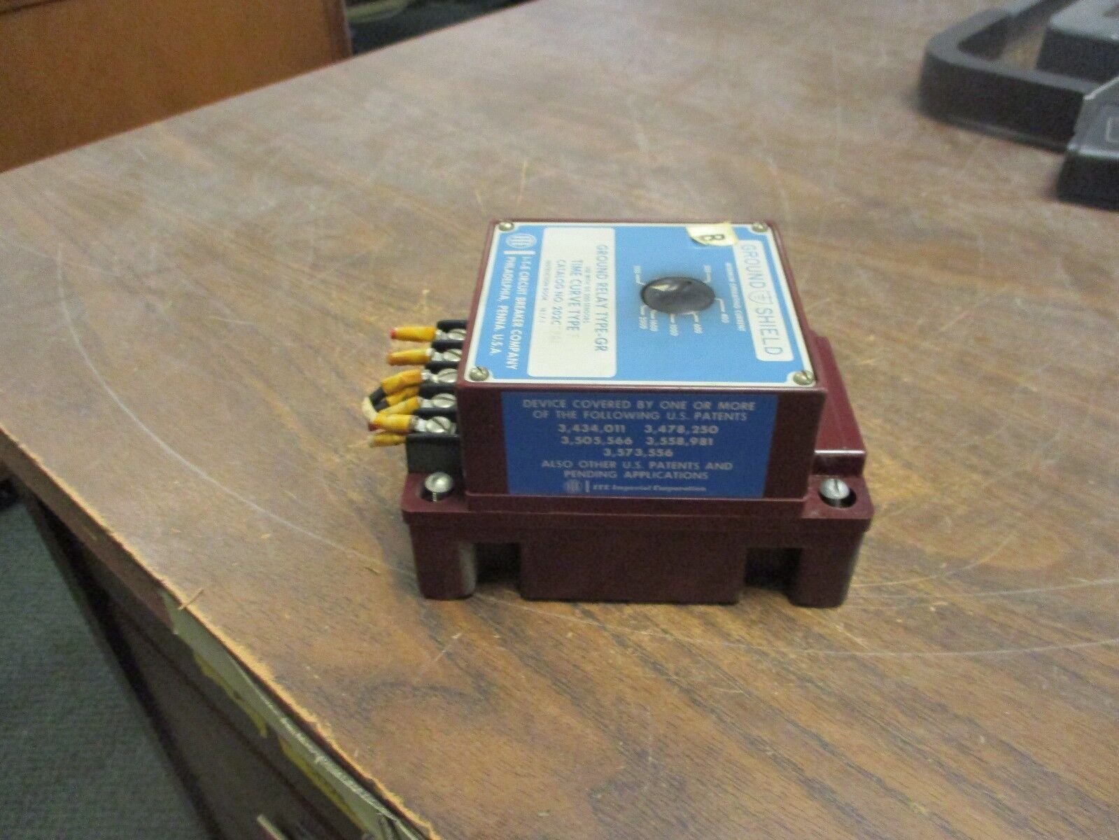 ITE Type GR Ground Relay 202C5261 Time Curve Type F Range: 200-2000A Used