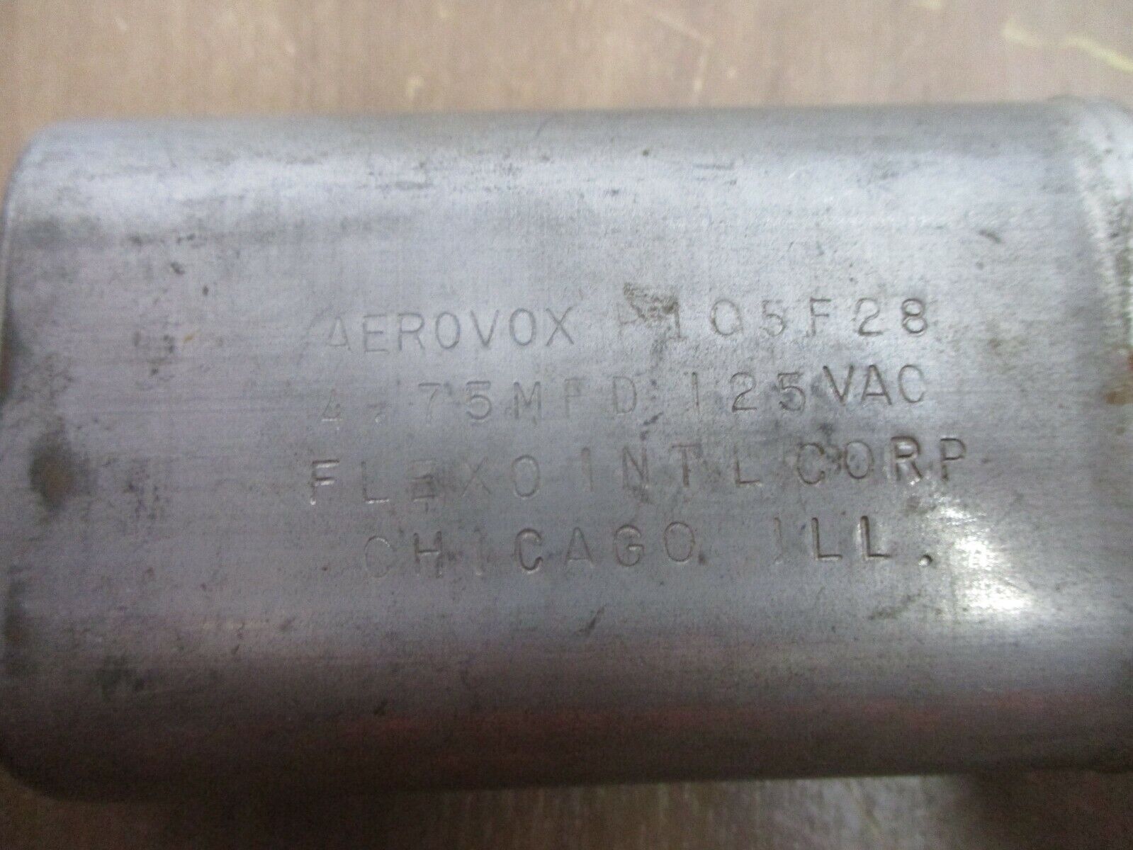 Aerovox Capacitor P105F28 4.75MFD 125VAC Used