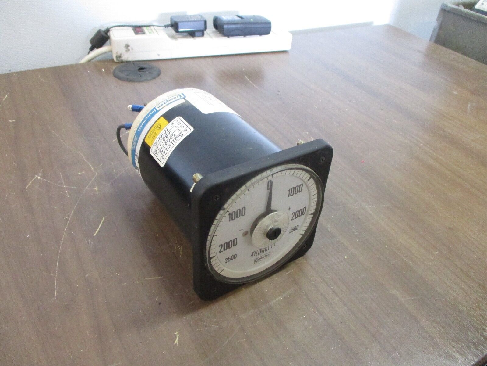 Crompton AC Kilowatt Meter 10958 077218AQQC6 Range: -2500 - +2500KW Used