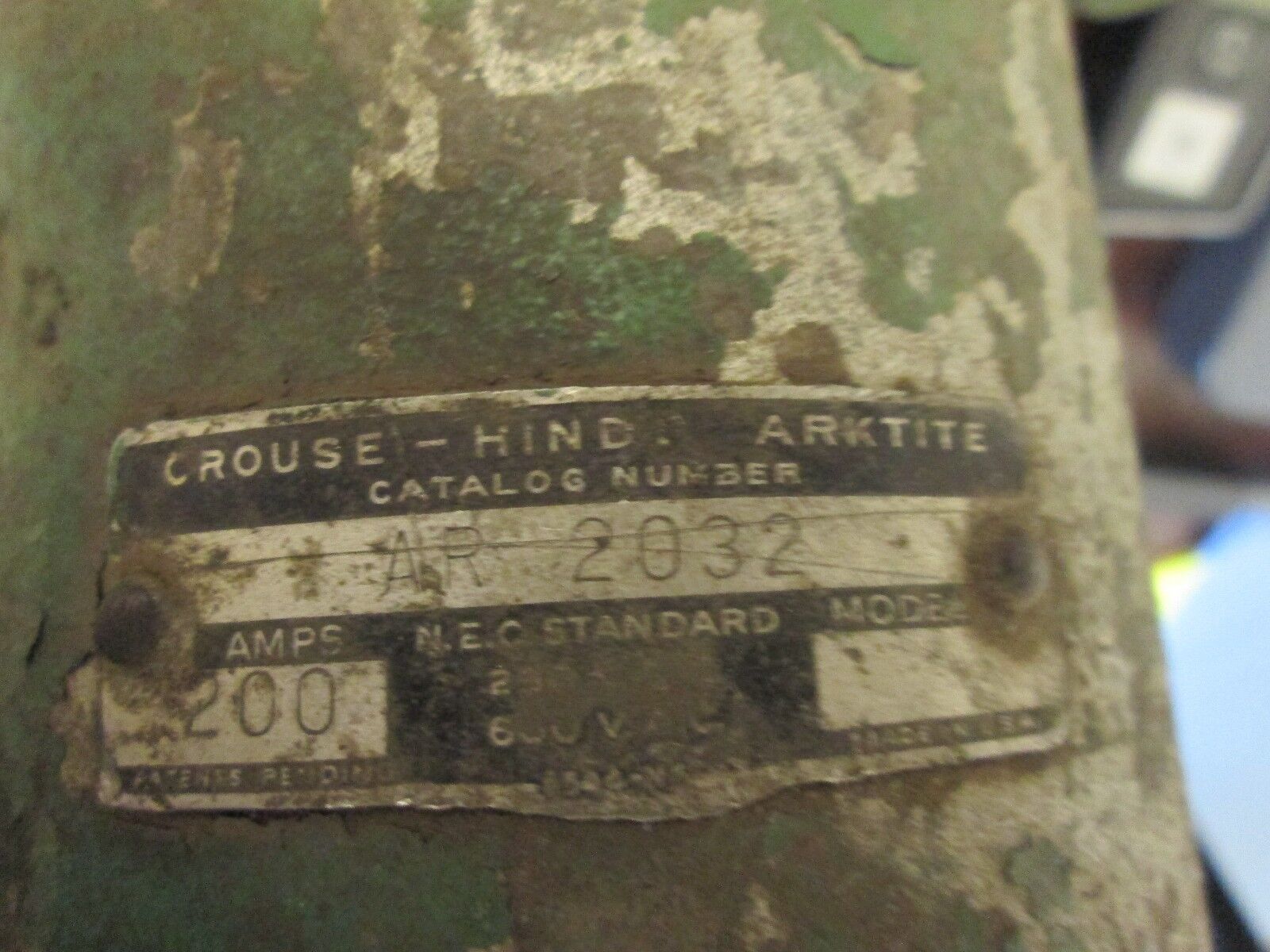 Crouse-Hinds Receptacle w/Base AR2032 200A 600V 3W 2P *No Cap* Used