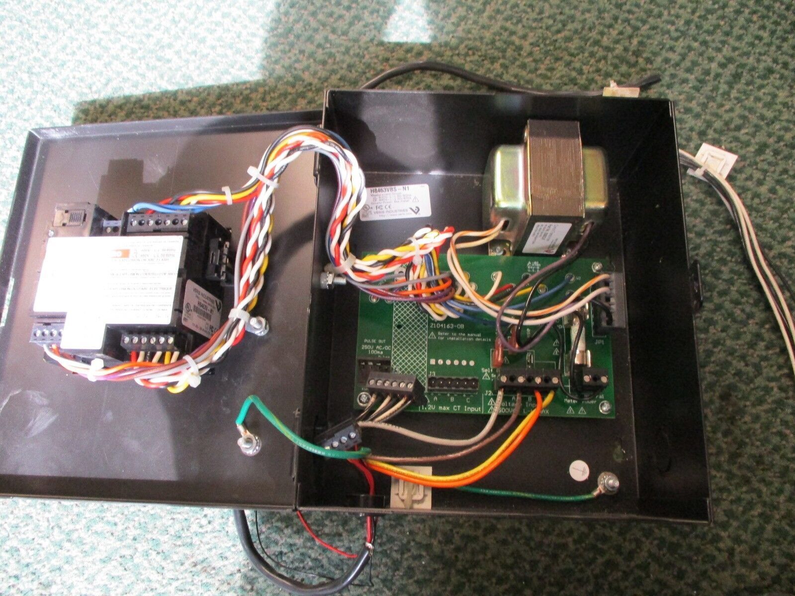 Veris Industries Hawkeye H8400 Series Wallmount Power Meter H8463VBS-N1 480/600V