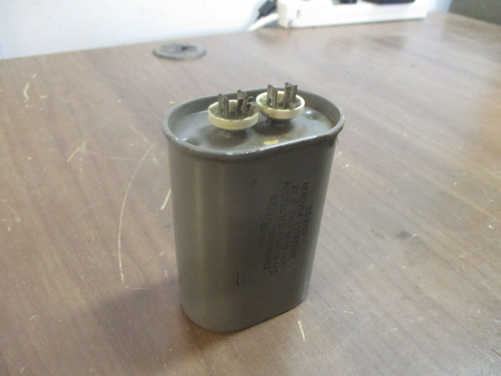 Aerovox Capacitor Z93R3332E 32uF 330V 60Hz Used