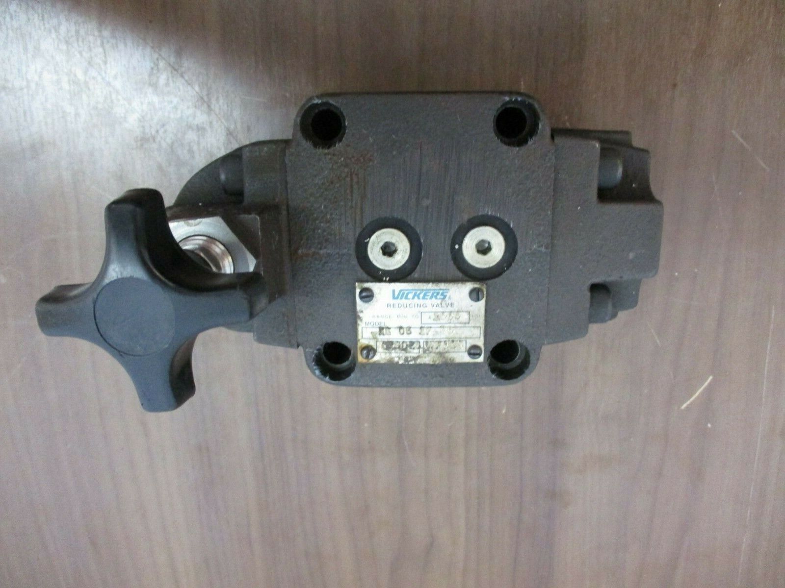 Vickers Reducing Valve KG 06 1F 30 1000 PSI Max Used