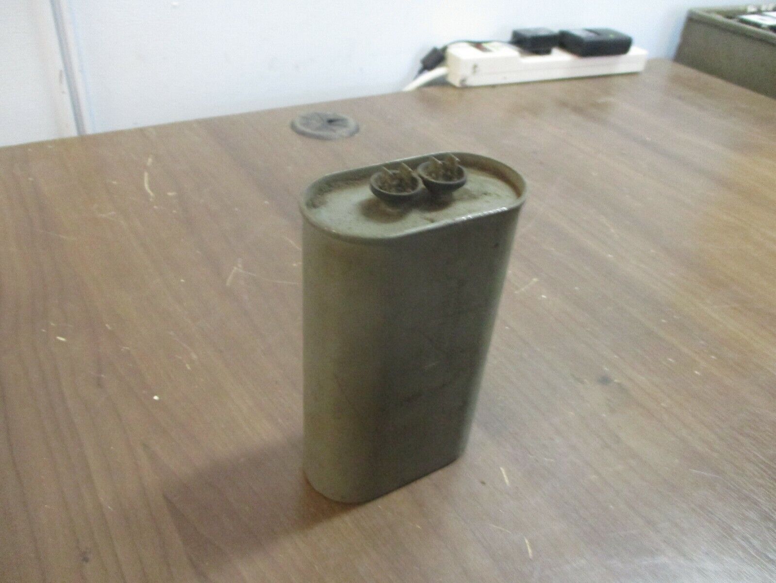 Aerovox Capacitor 49F3547FB 32.4uF 330V 60Hz Used