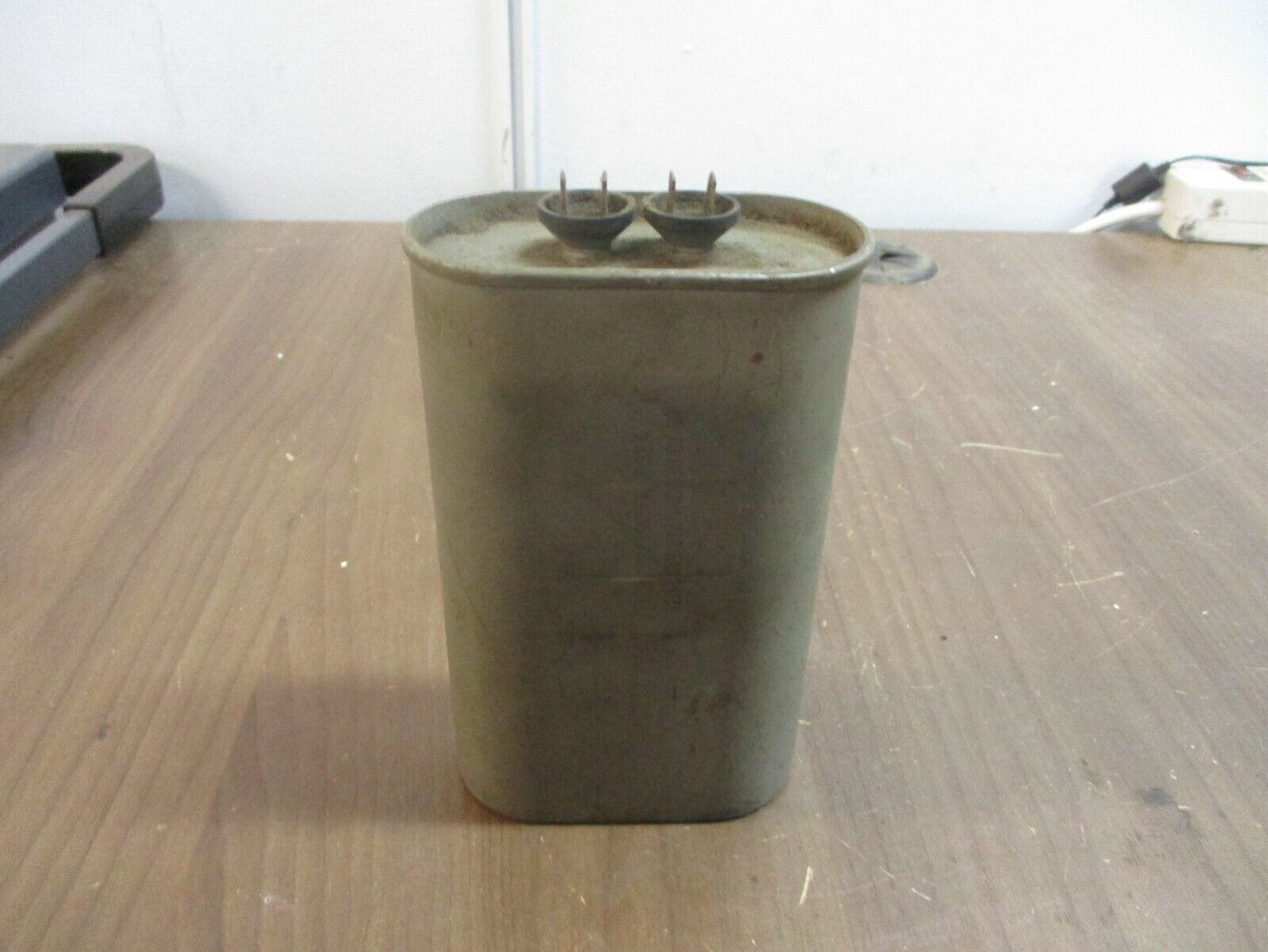 Aerovox Capacitor 49F3547FB 32.4uF 330V 60Hz Used