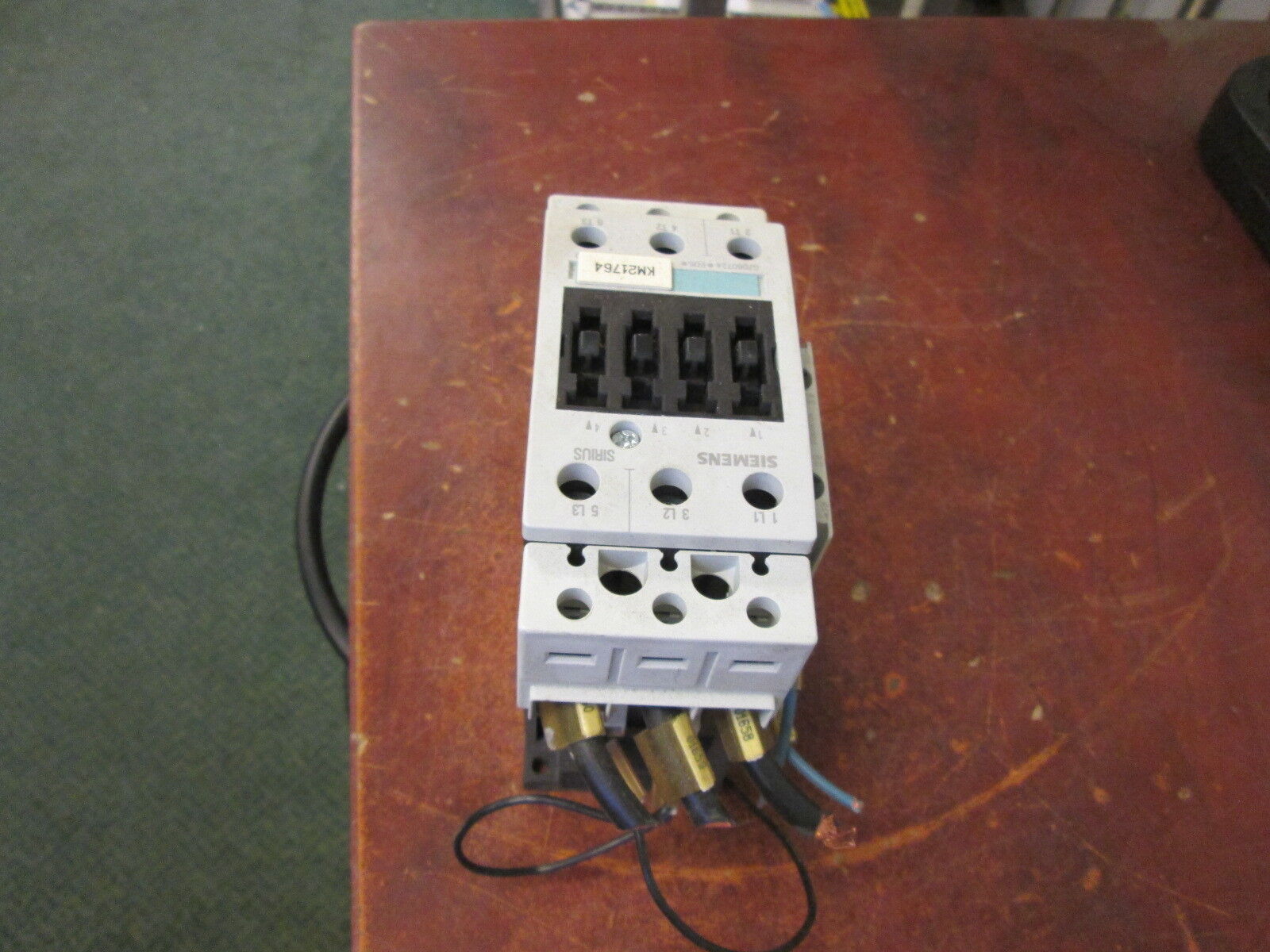 Siemens Sirius Contactor 3RT1036-1B..0 24VDC Coil 50A 600V Used