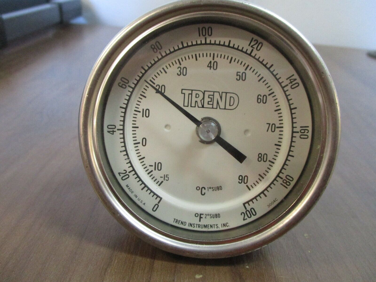 Trend Instruments Thermometer 3004C Range: 0-200°F Used