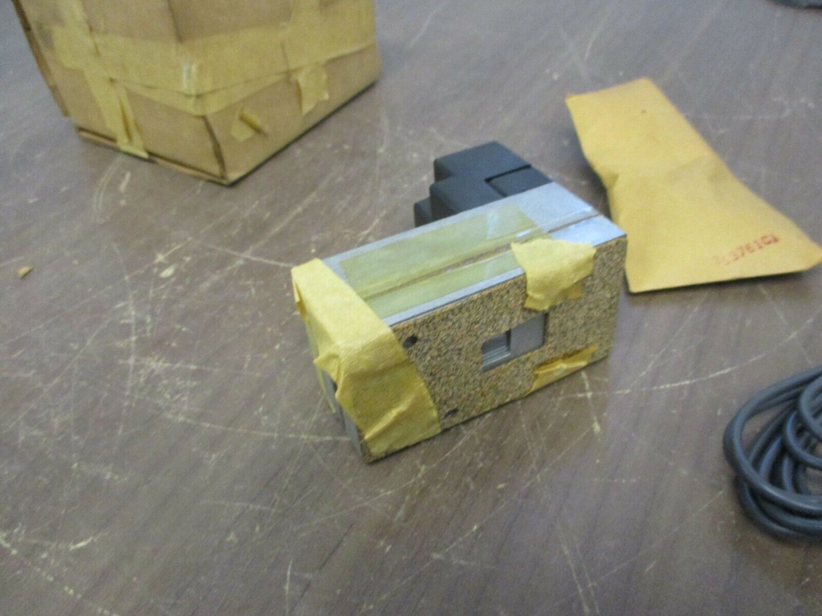 Honeywell Tradeline Adatrol Valve Operator CV404A 1014 120V New Surplus