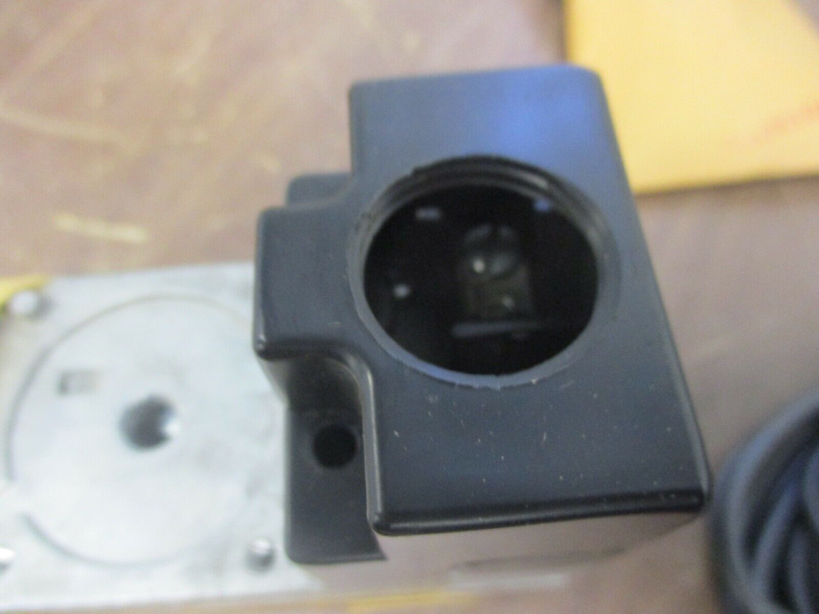 Honeywell Tradeline Adatrol Valve Operator CV404A 1014 120V New Surplus