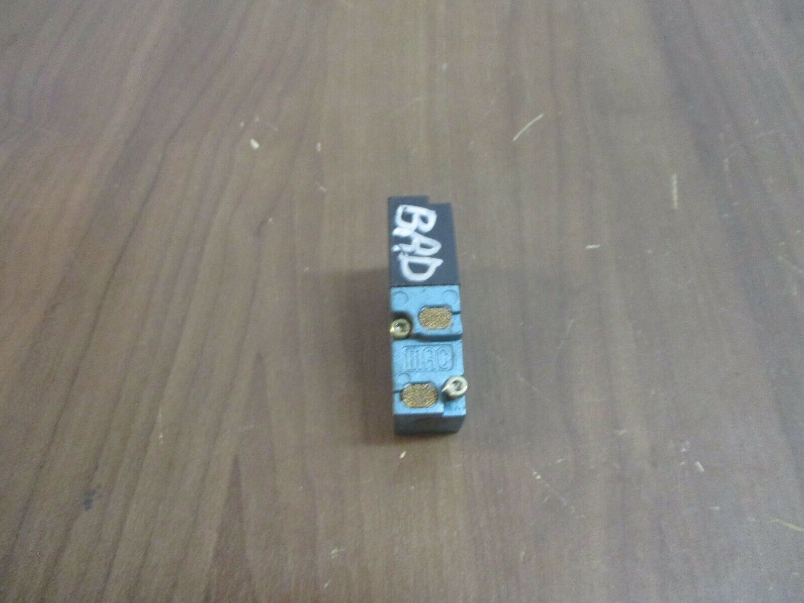MAC Solenoid Valve DMB-DDAP-1DM 24VDC 5.4W 120PSI Used
