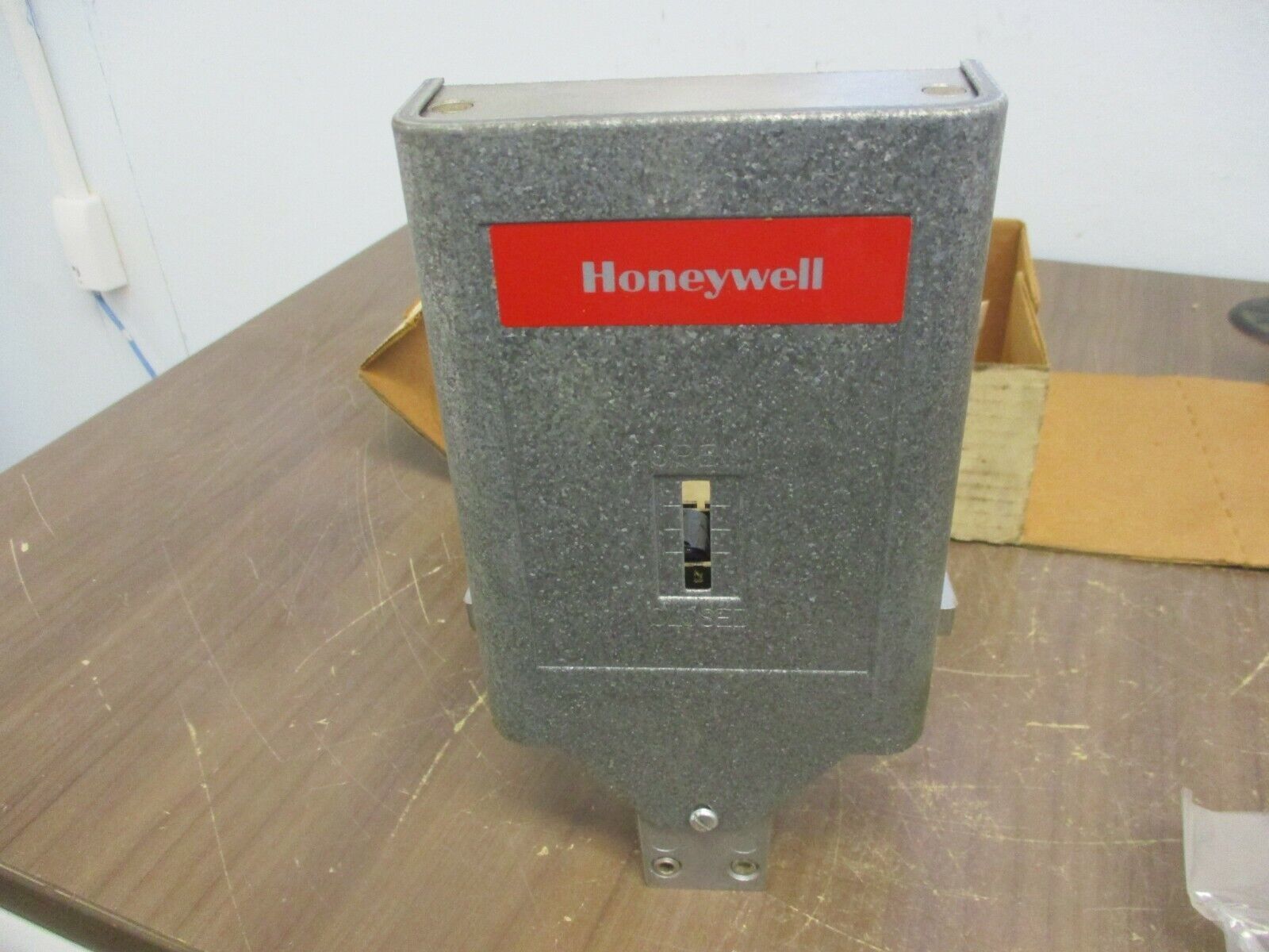 Honeywell Tradeline Valve Linkage Q618A 1024 3/4" Stroke 160lb Close-Off Spring