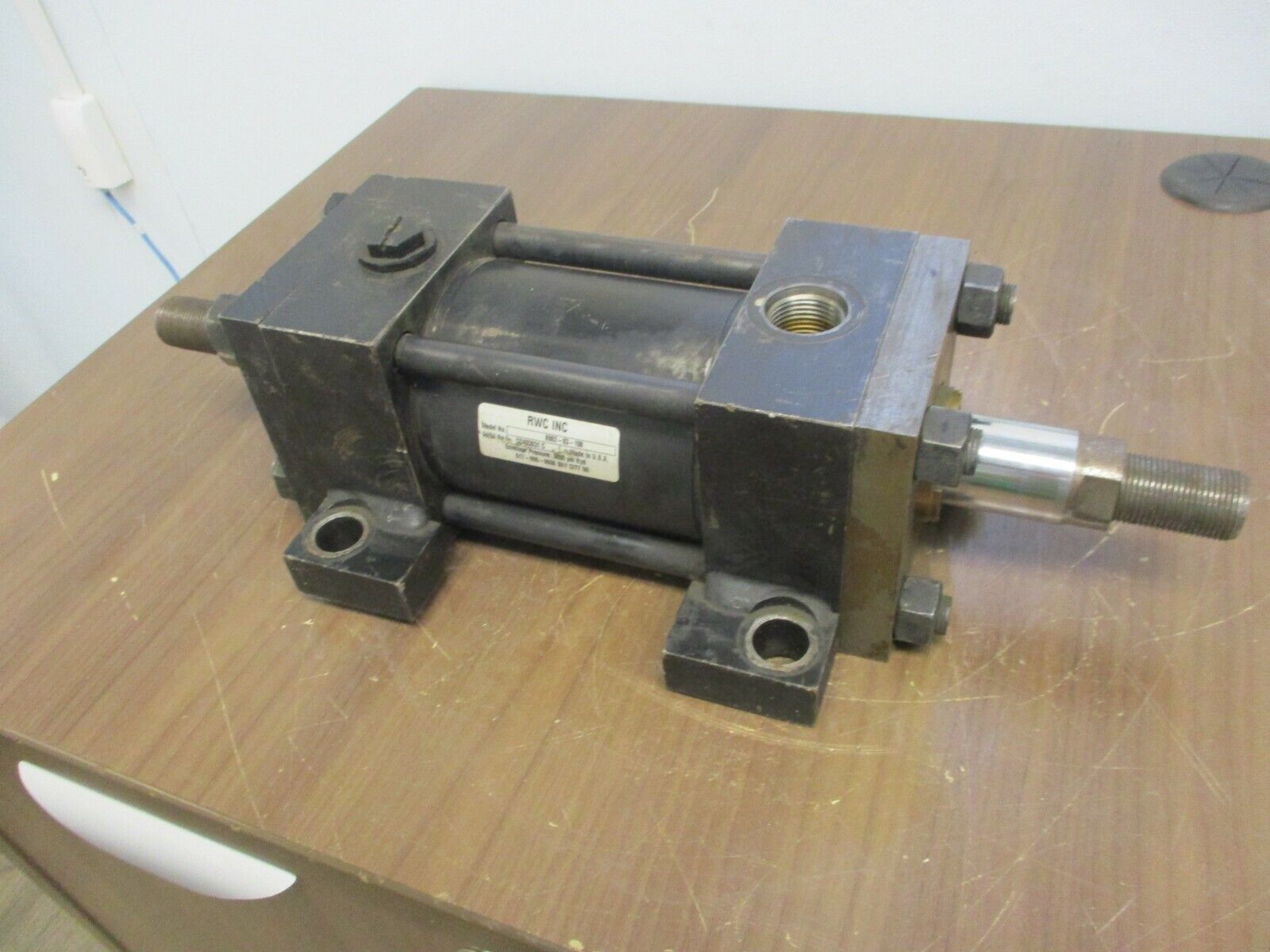 RWC Hydraulic Cylinder 8902-03-108 3000PSI Used