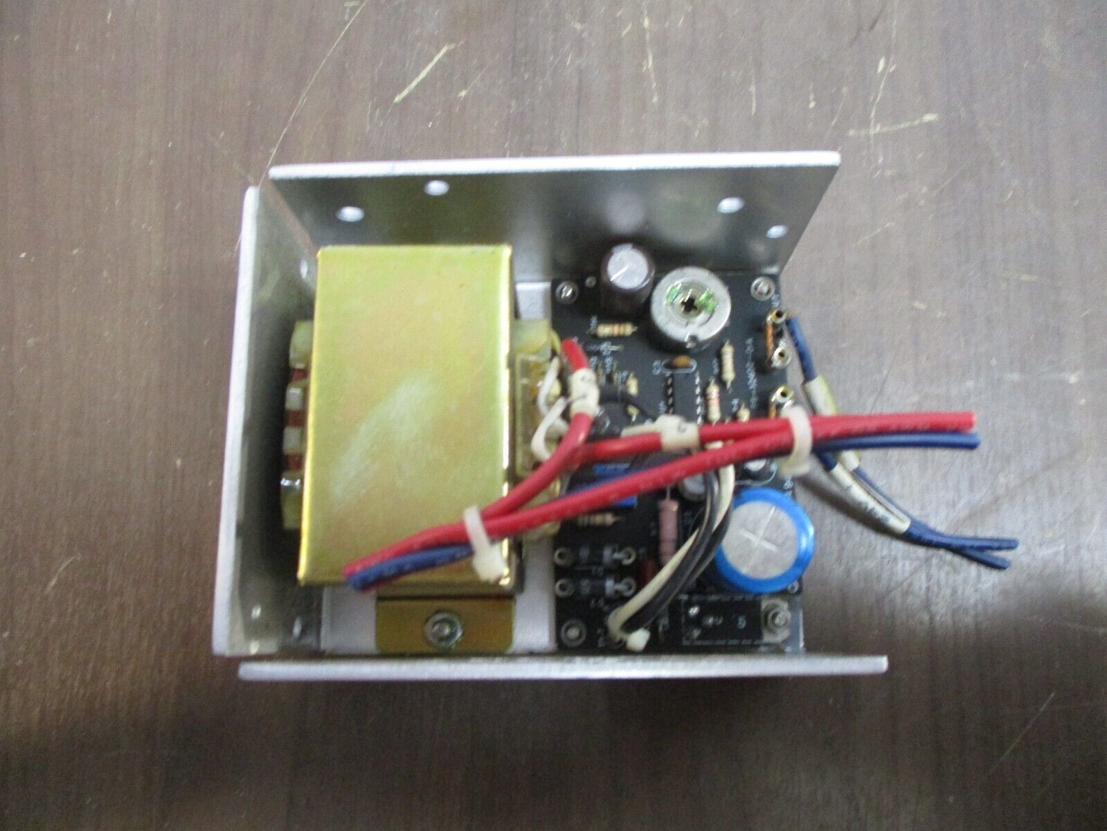 Sola Power Supply 83-24-212-03 Input: 120/240VAC Output: 24VDC Used