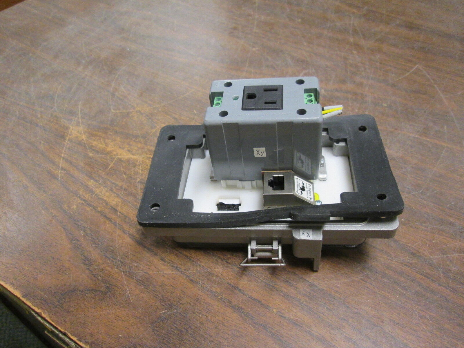 Grace Engineered Products Grace Port Interface P-R33-M3RF0 120VAC 5A Used