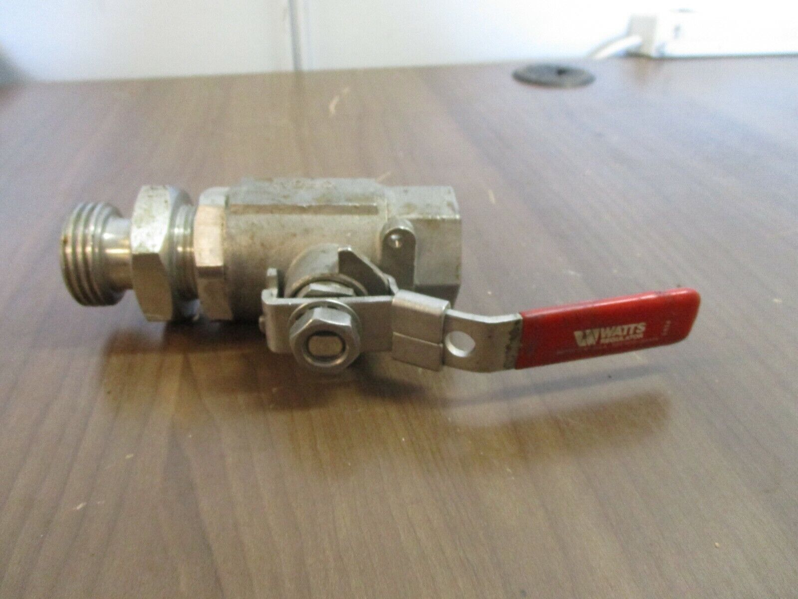 Watts Ball Valve CF8M Size: 1" 2000 WOG Used