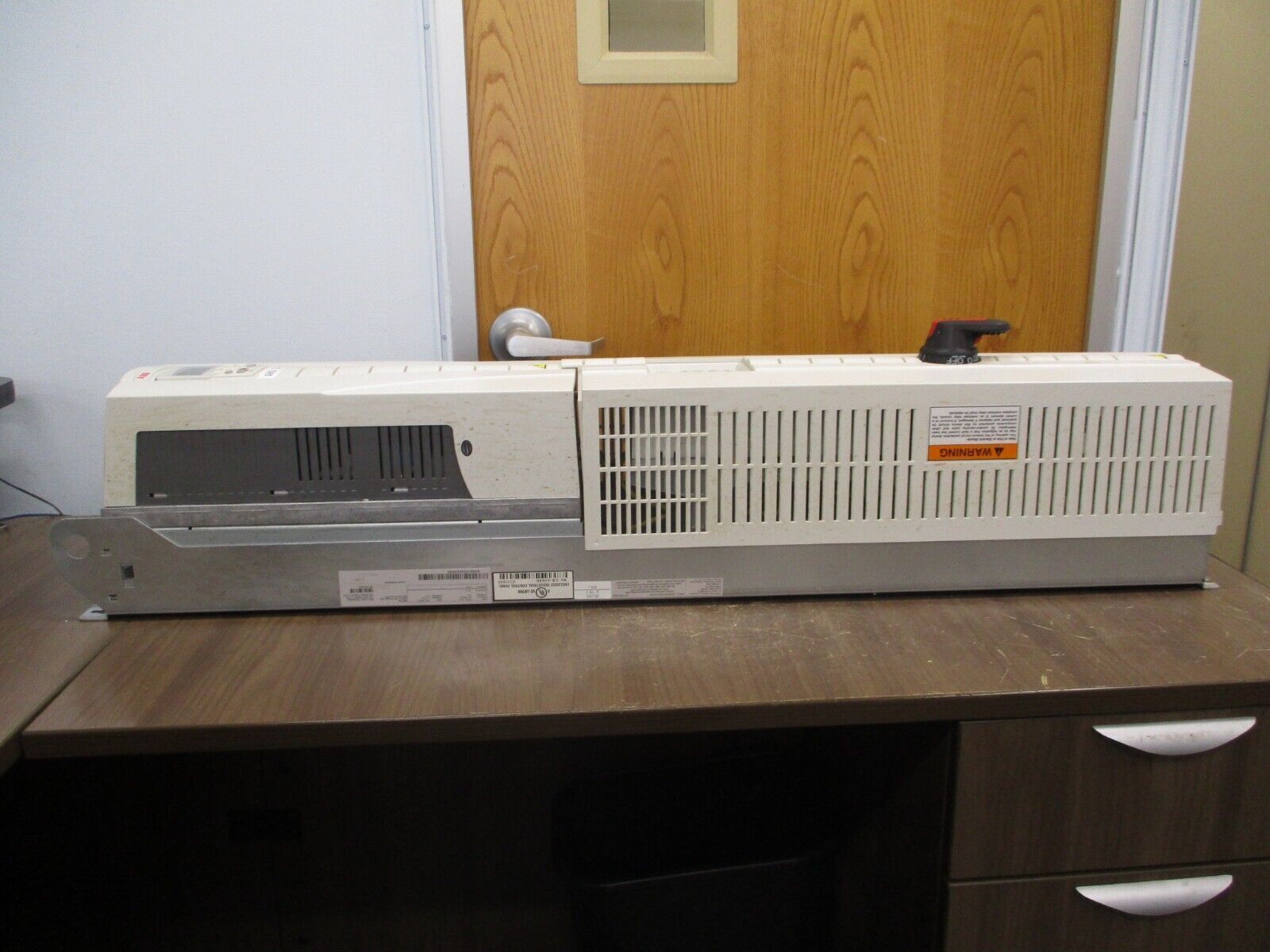 ABB ACH550 AC Drive w/ Bypass ACH550-VCR-031A-4+F267 20HP 3Ph w/ Keypad Used