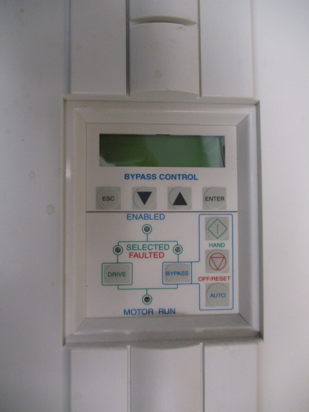 ABB ACH550 AC Drive w/ Bypass ACH550-VCR-031A-4+F267 20HP 3Ph w/ Keypad Used