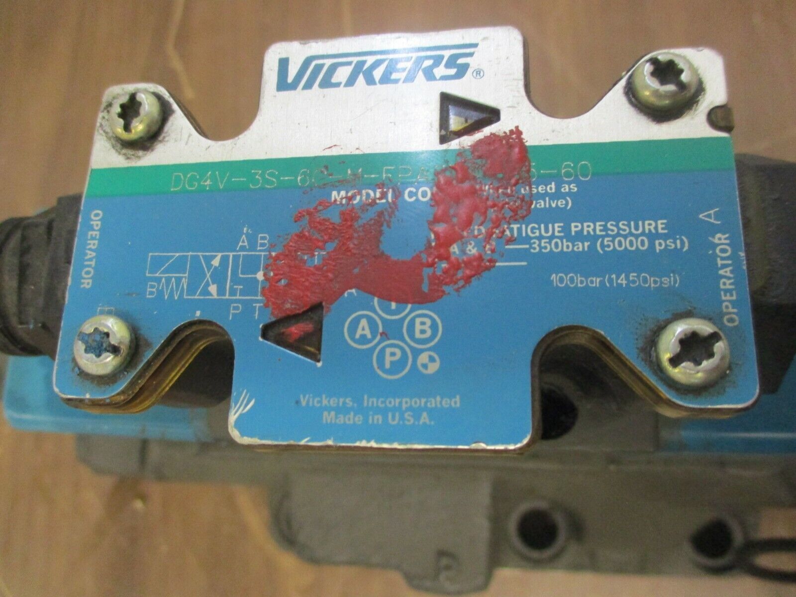 Vickers Directional Control Valve DG5S-8-33C-M-FPA5WL-B5-30 3000PSI Max Used