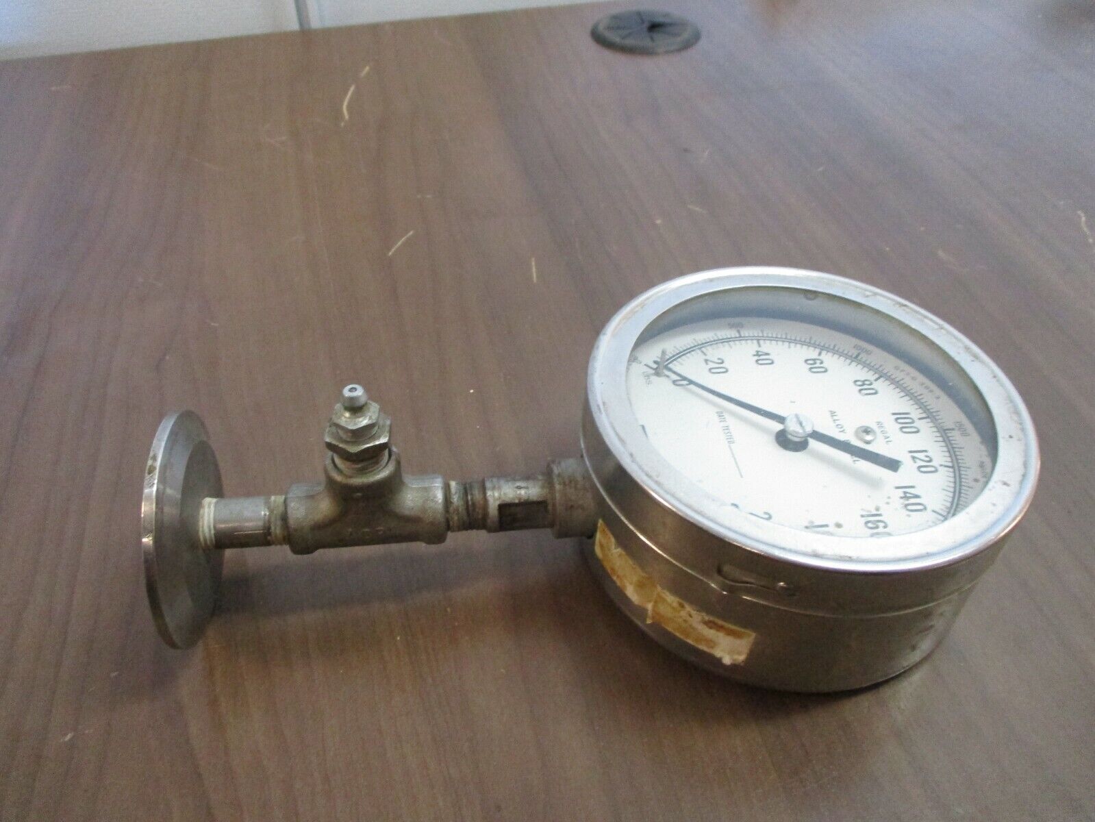Weksler Pressure Gauge BA3 45-0/210-0/3000 Range: 0-3000PSI Used
