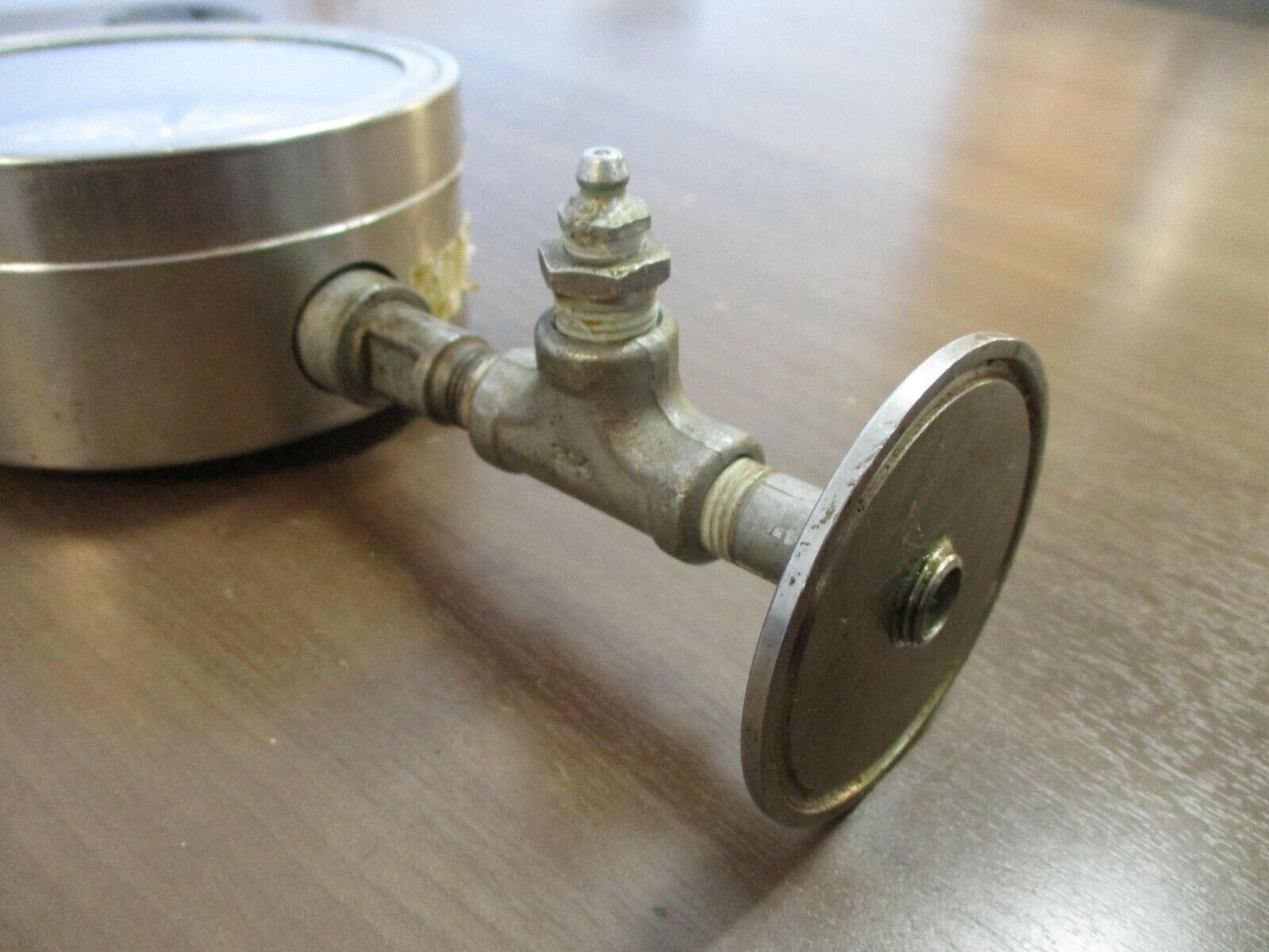 Weksler Pressure Gauge BA3 45-0/210-0/3000 Range: 0-3000PSI Used